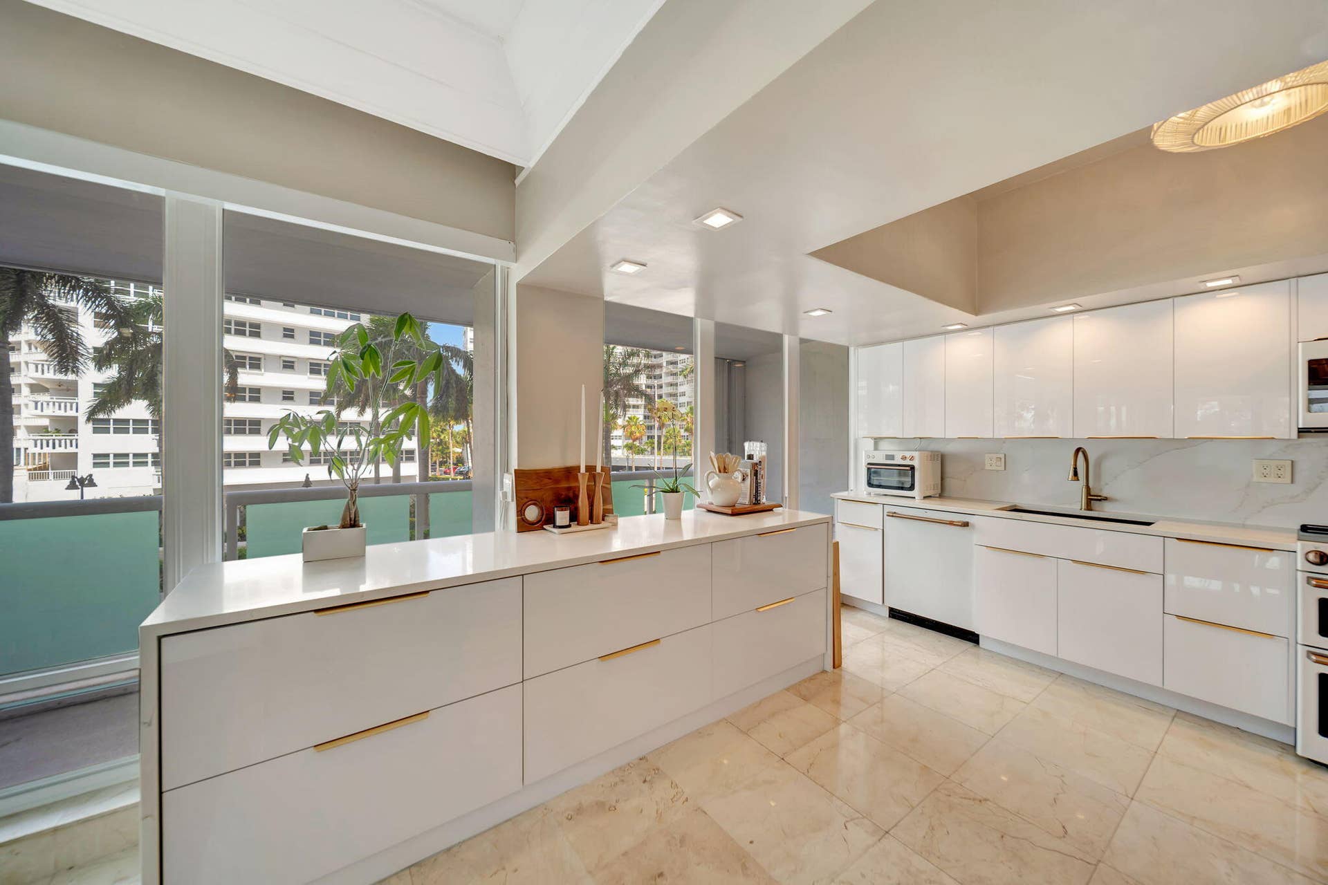 2100 S Ocean Lane, #101-102, Fort Lauderdale, FL 33316 25-web-or-mls-DSC08276