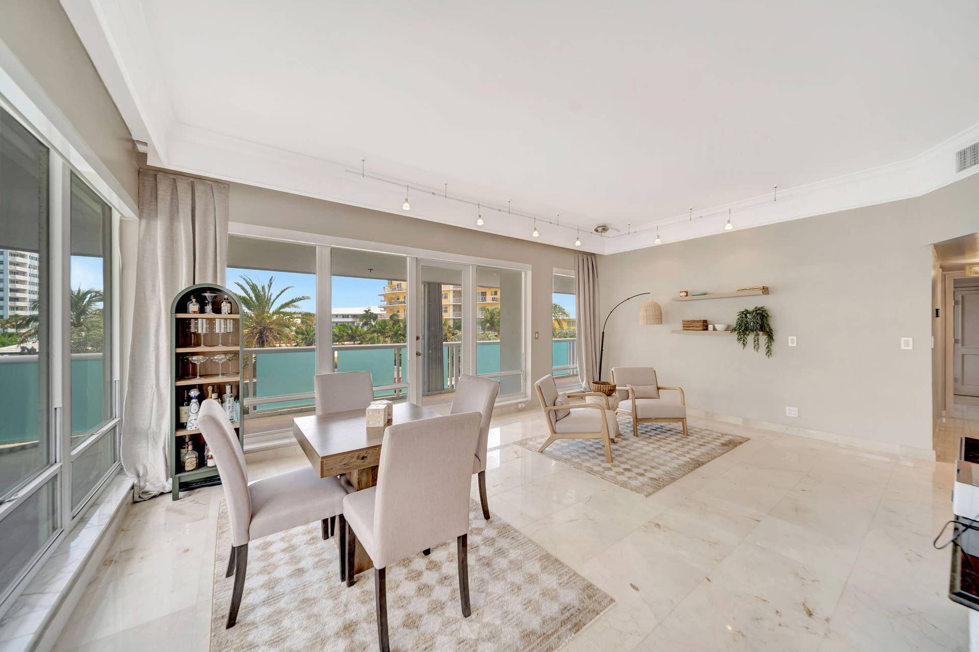2100 S Ocean Lane, #101-102, Fort Lauderdale, FL 33316 Family room