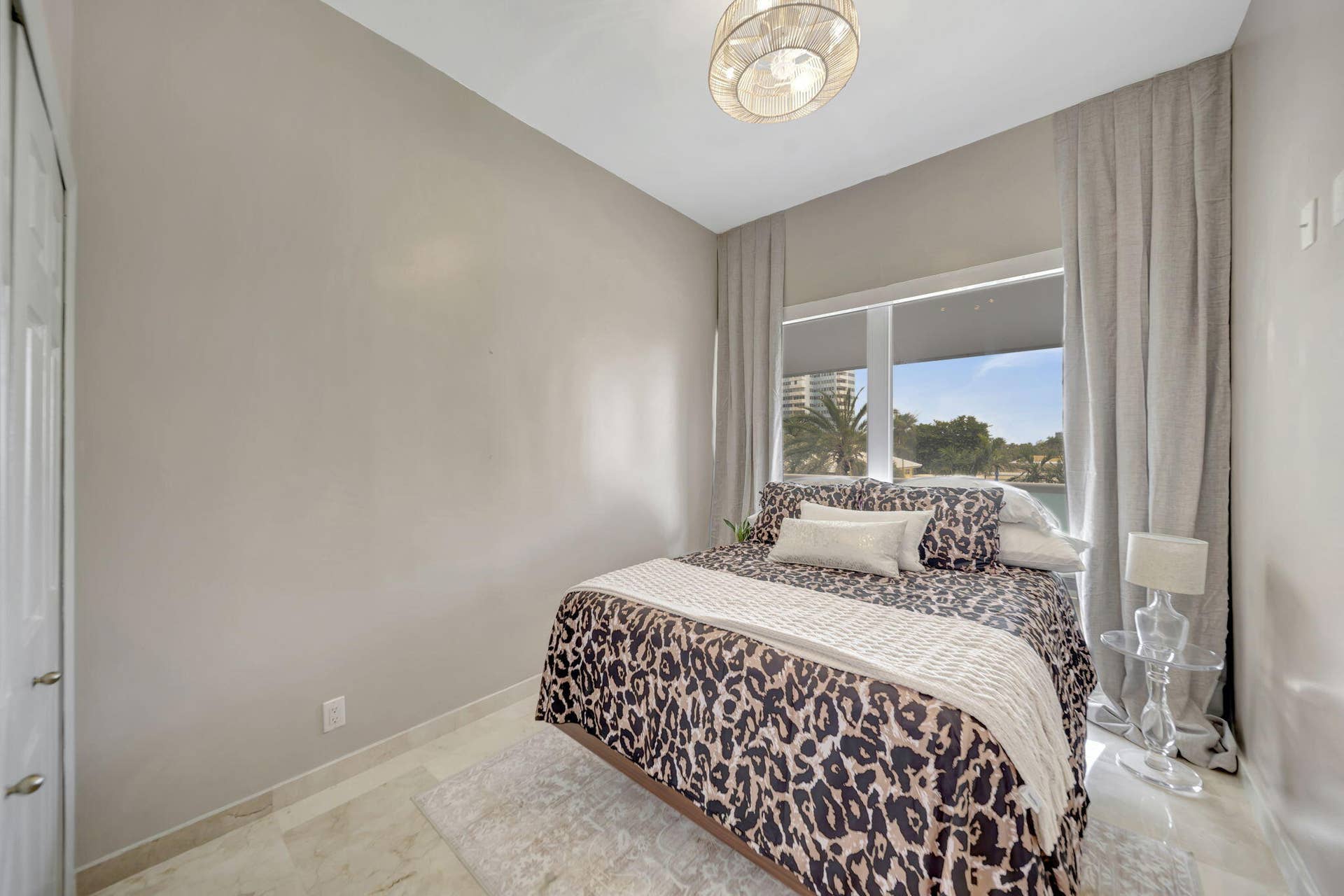 2100 S Ocean Lane, #101-102, Fort Lauderdale, FL 33316 56-web-or-mls-DSC08111