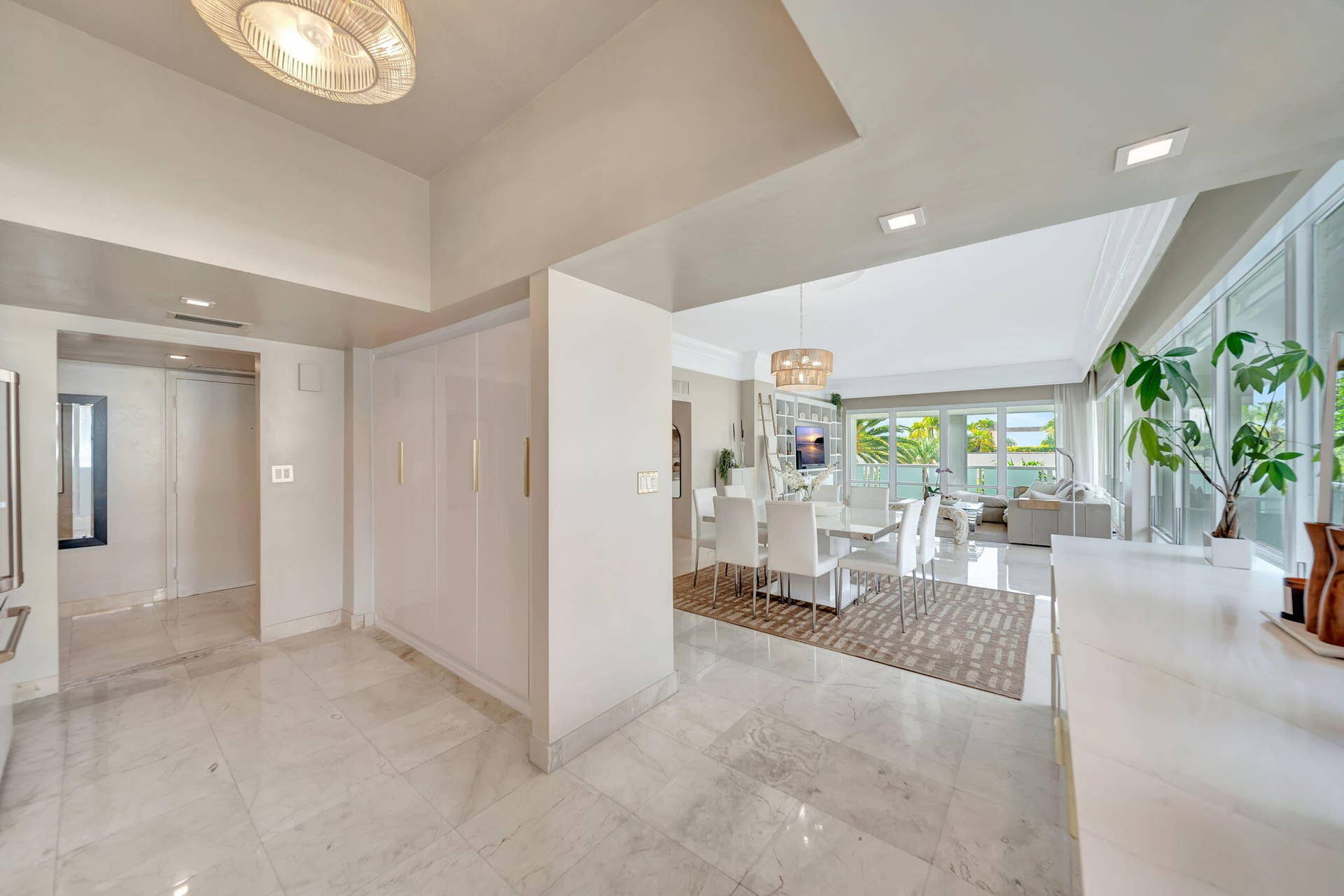 2100 S Ocean Lane, #101-102, Fort Lauderdale, FL 33316 Pantry and kitchen storage