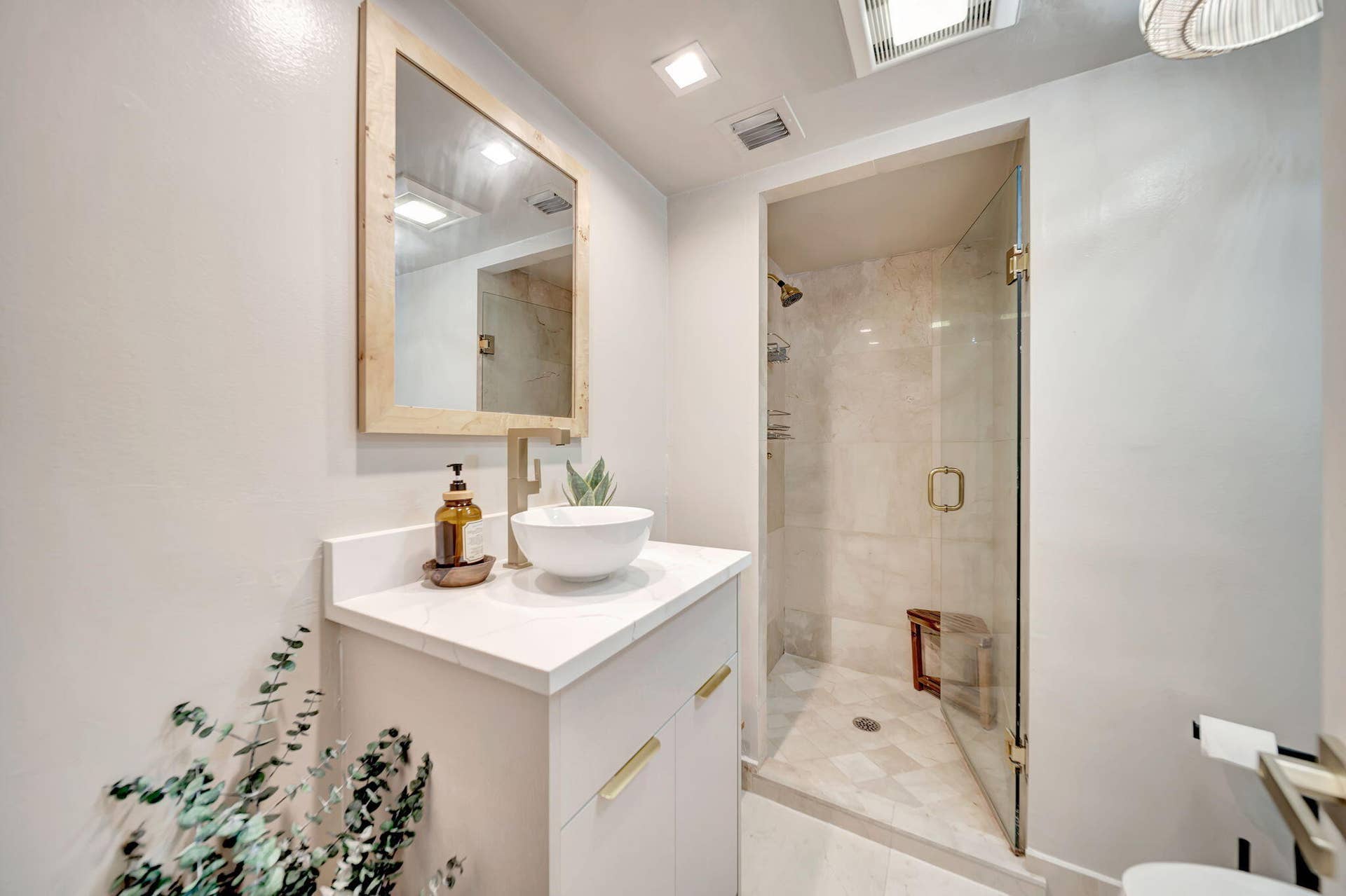 2100 S Ocean Lane, #101-102, Fort Lauderdale, FL 33316 29-web-or-mls-DSC08246