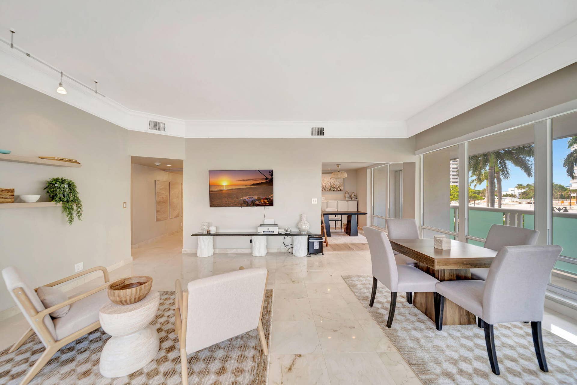 2100 S Ocean Lane, #101-102, Fort Lauderdale, FL 33316 Family room