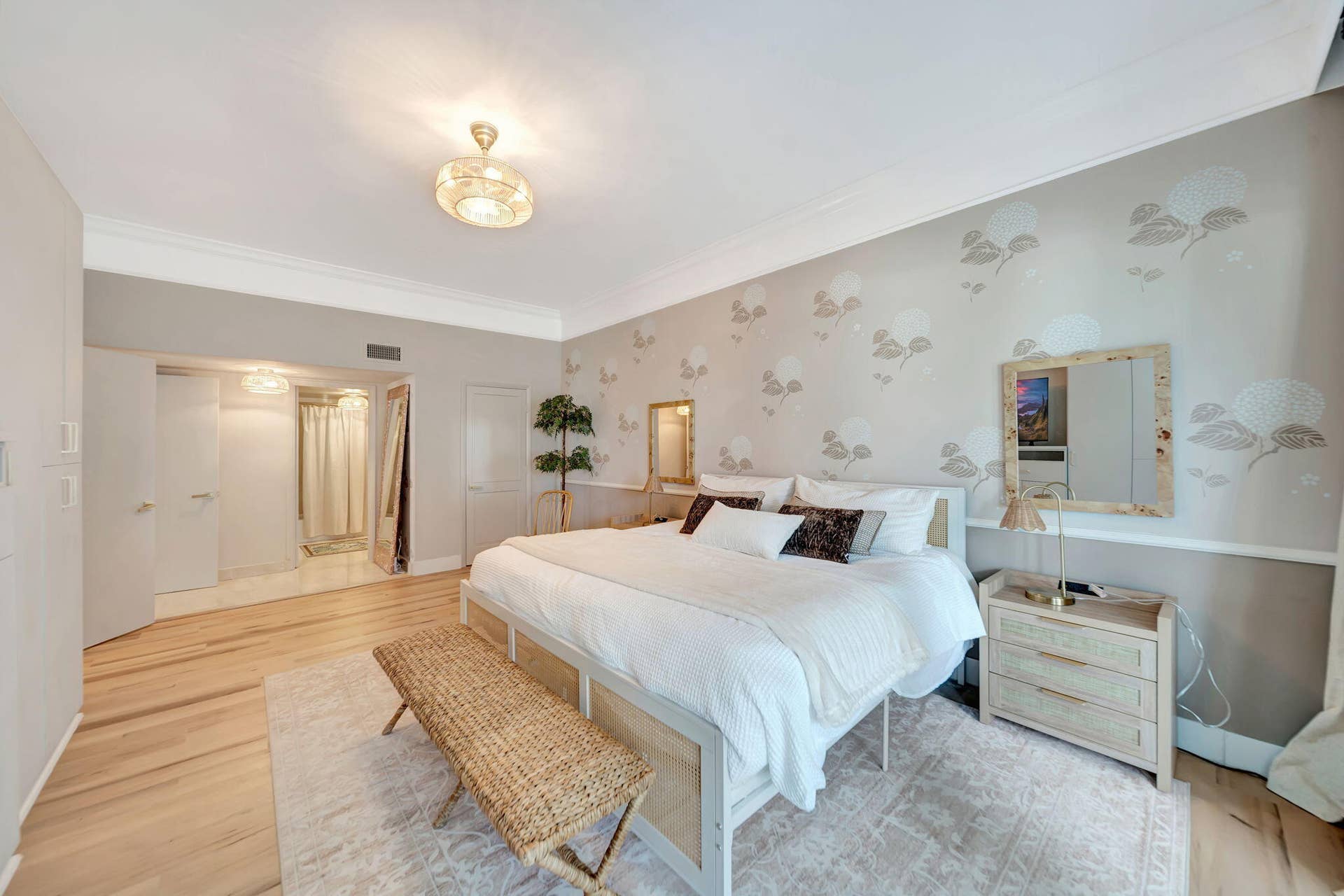 2100 S Ocean Lane, #101-102, Fort Lauderdale, FL 33316 Brimary bedroom
