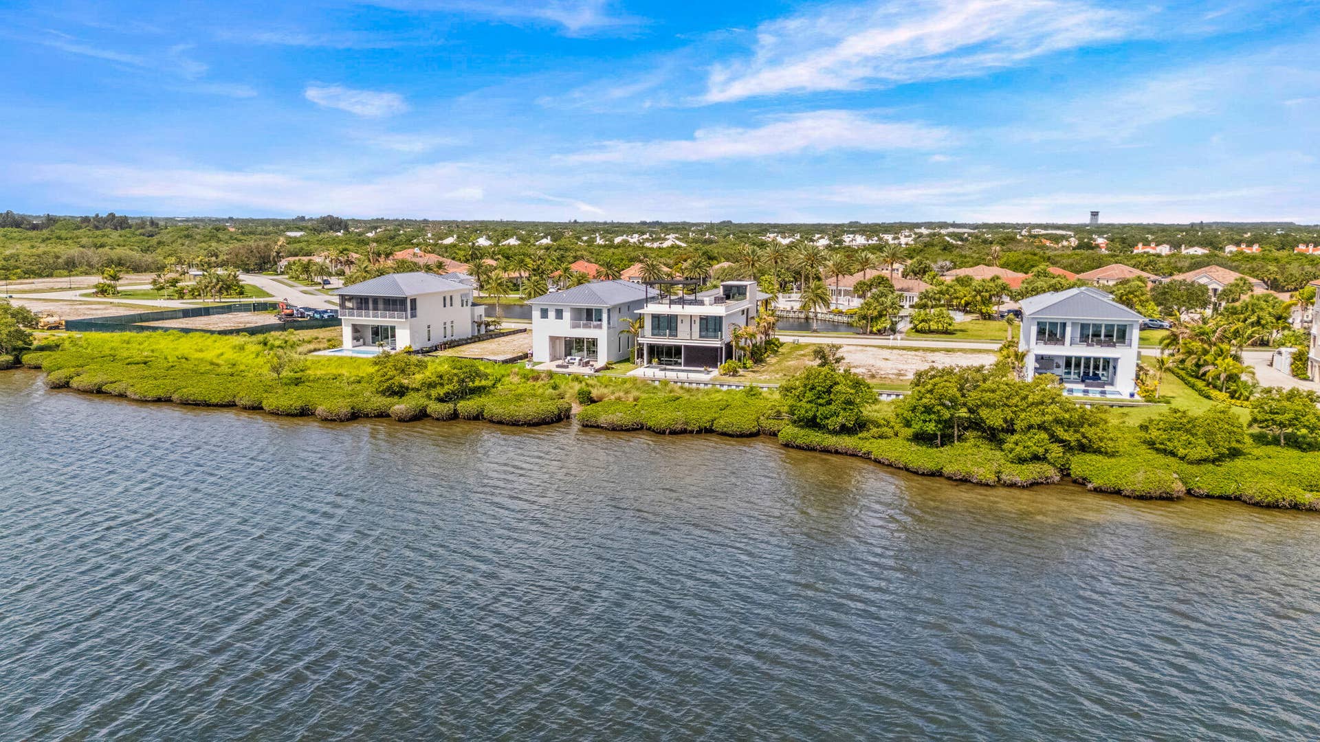 4842 S Harbor Drive, Vero Beach, FL 32967 Enjoy unobstructed water views from your own backyard.