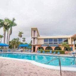 pool is closed for renovation at this moment