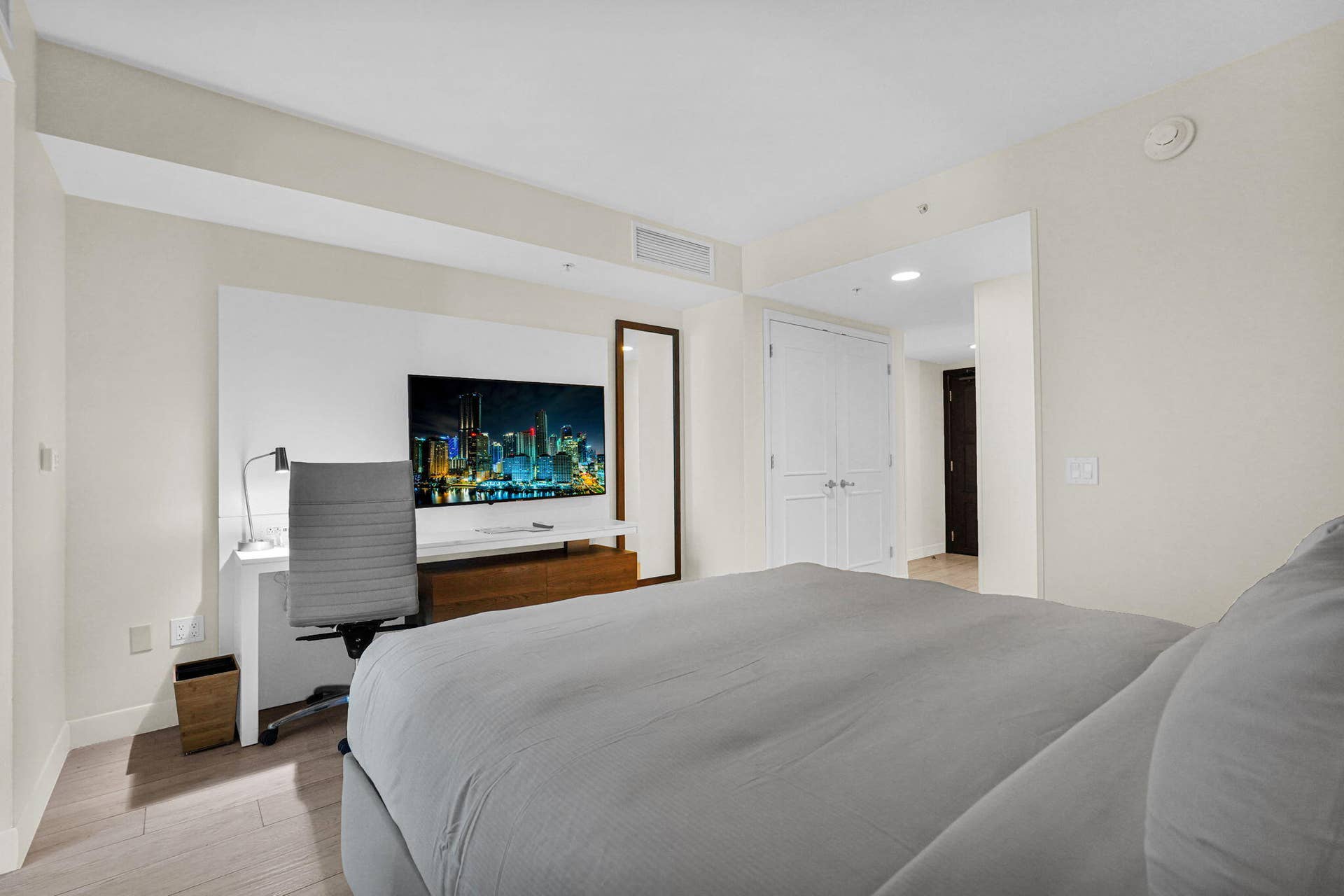 505 N Fort Lauderdale Beach Boulevard, #1103, Fort Lauderdale, FL 33304 29-web-or-mls-DSC09241
