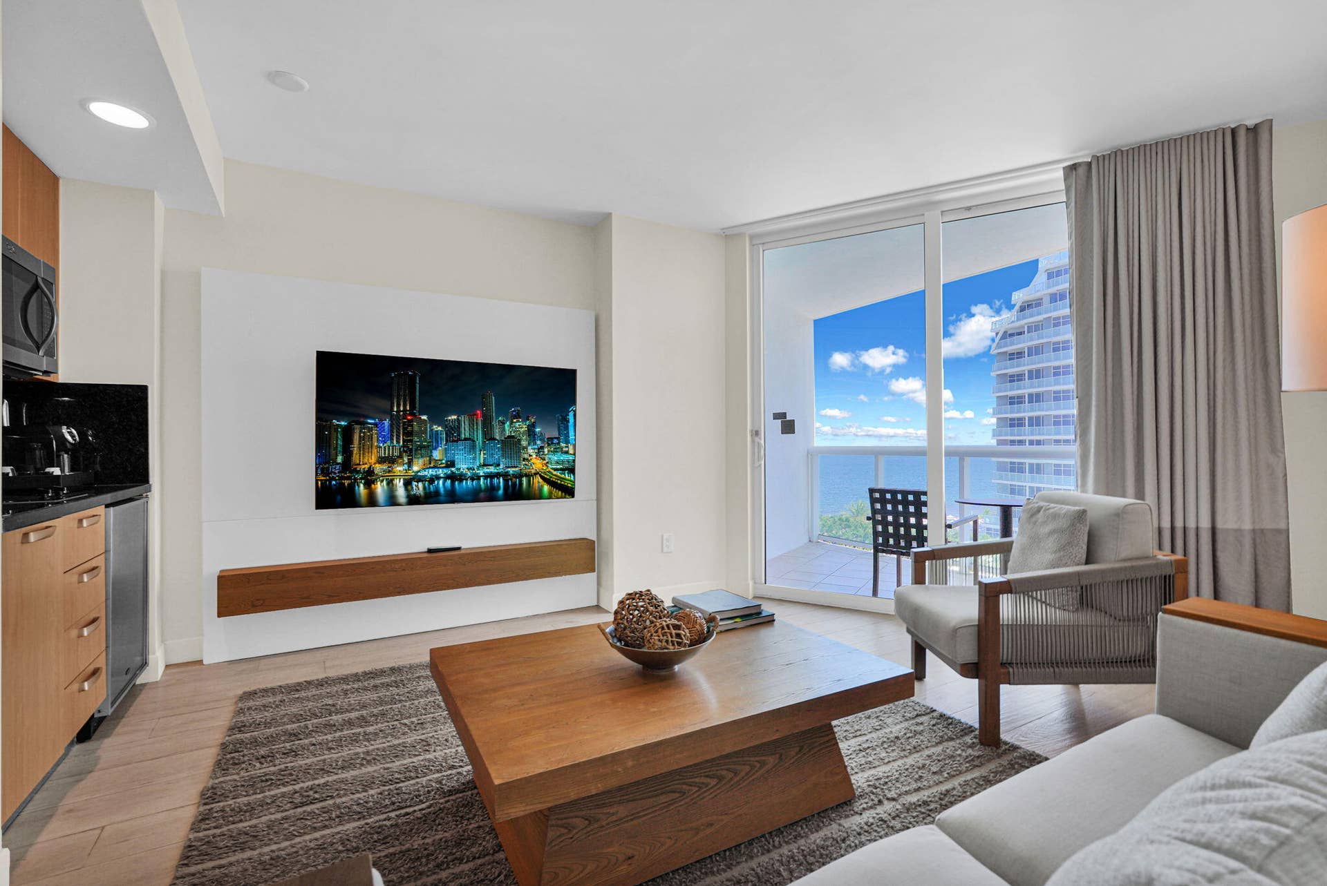 505 N Fort Lauderdale Beach Boulevard, #1103, Fort Lauderdale, FL 33304 8-web-or-mls-DSC09286