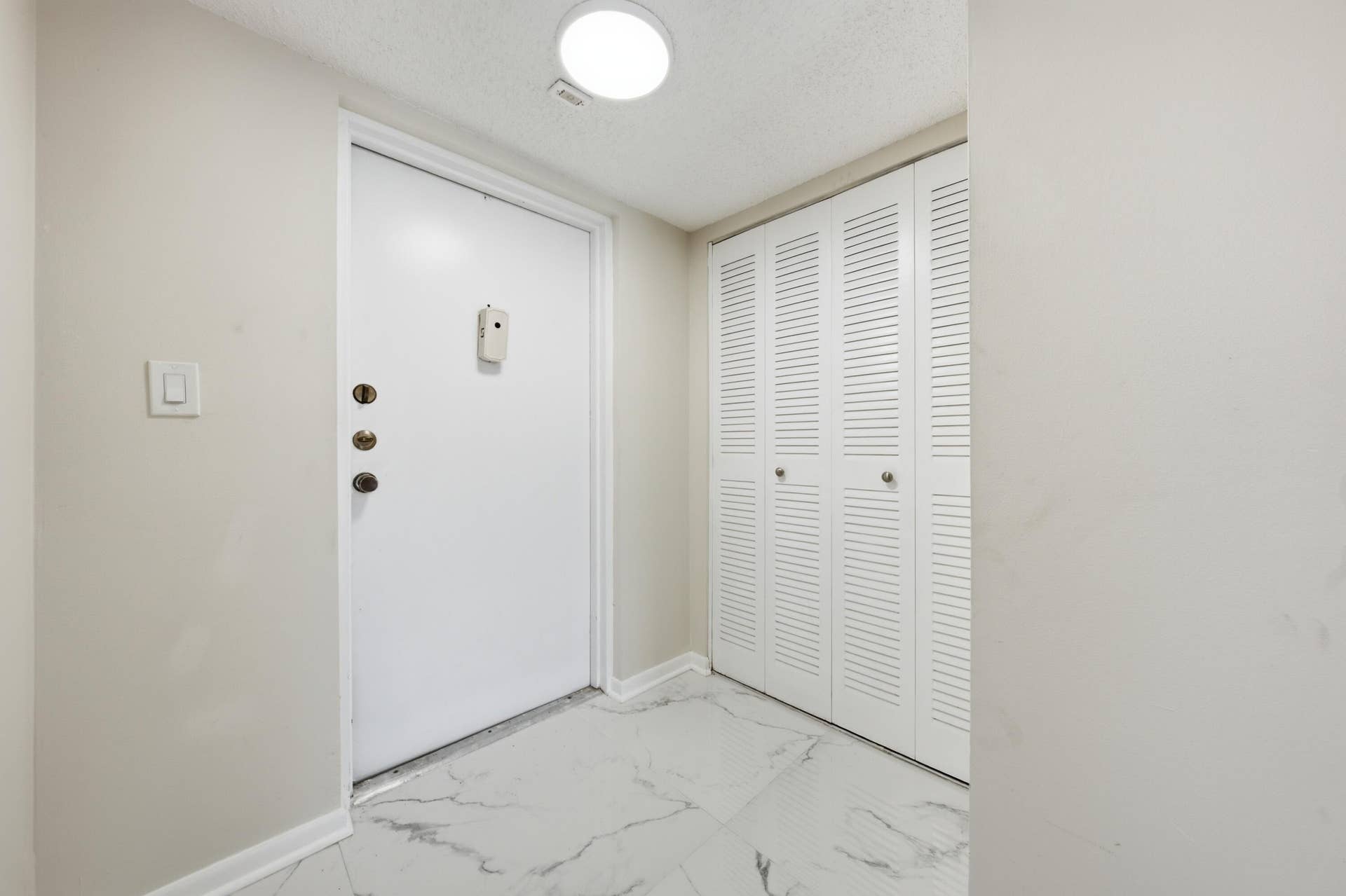 3000 Riverside Drive, #201-1, Coral Springs, FL 33065 DSC00106