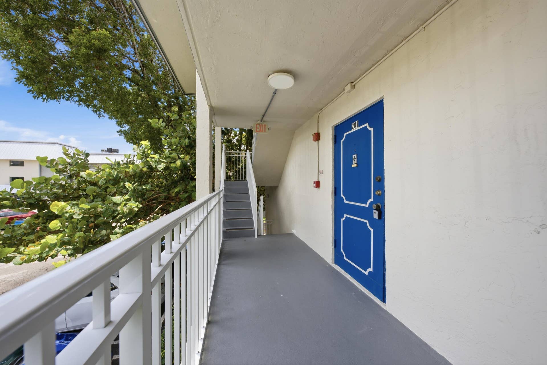 3000 Riverside Drive, #201-1, Coral Springs, FL 33065 DSC00006