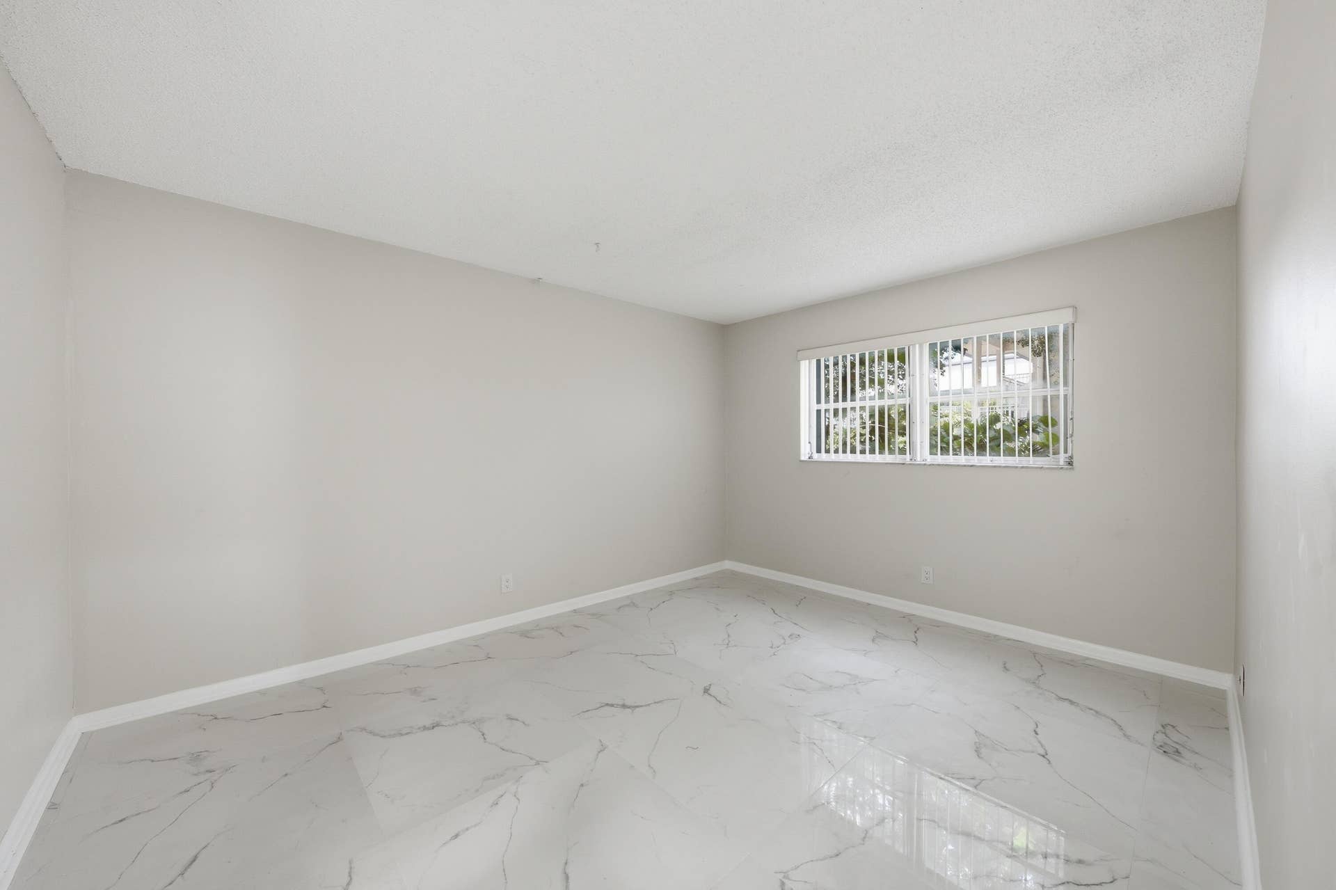 3000 Riverside Drive, #201-1, Coral Springs, FL 33065 DSC00036