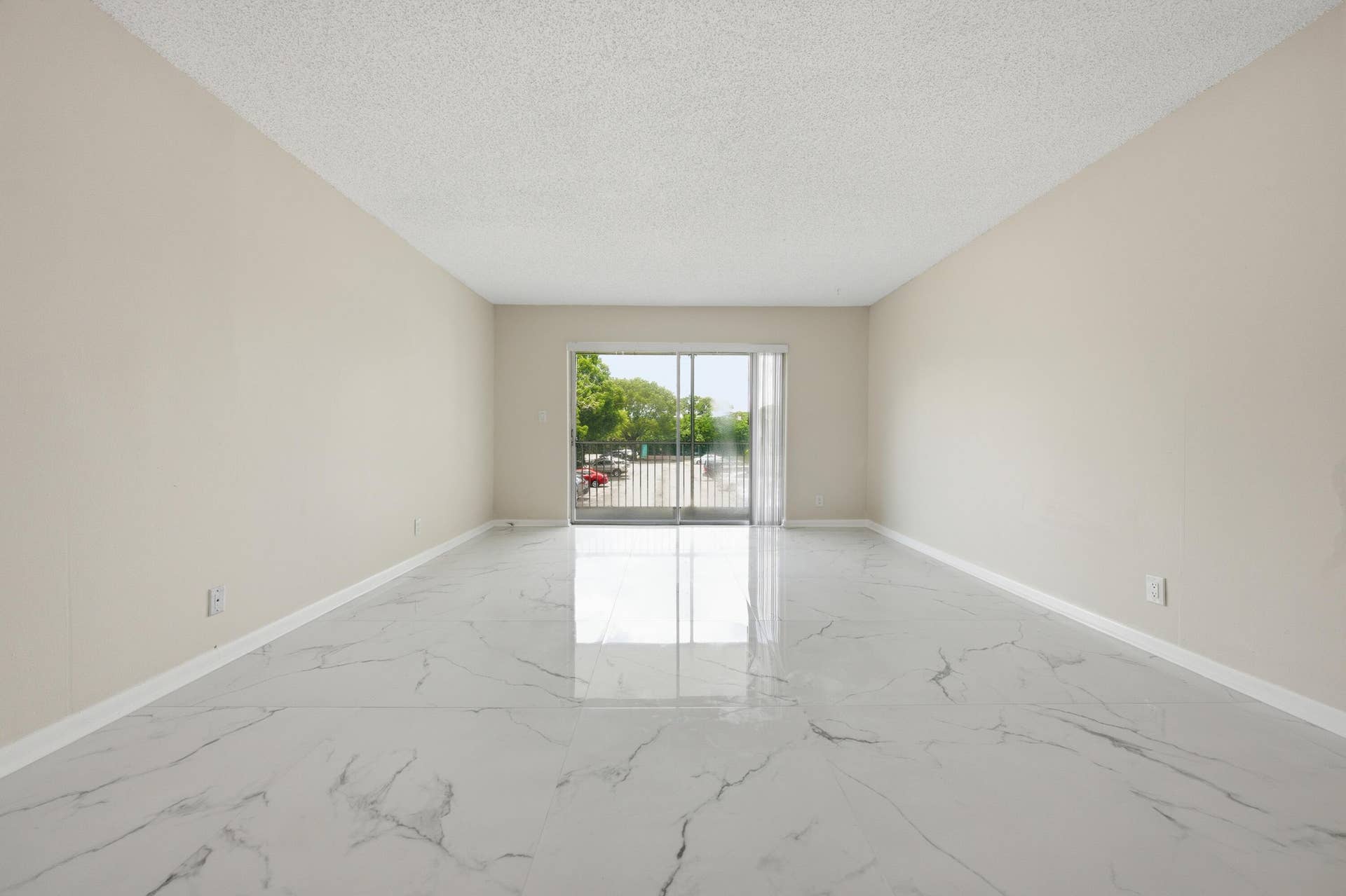 3000 Riverside Drive, #201-1, Coral Springs, FL 33065 DSC00091