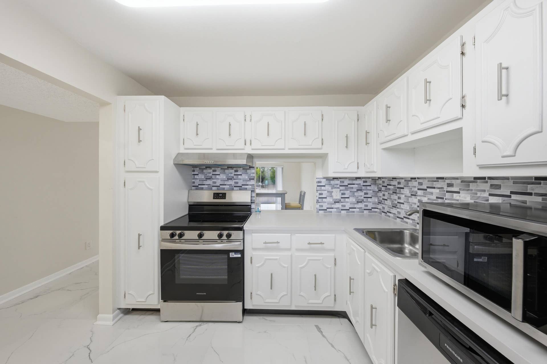 3000 Riverside Drive, #201-1, Coral Springs, FL 33065 DSC00111