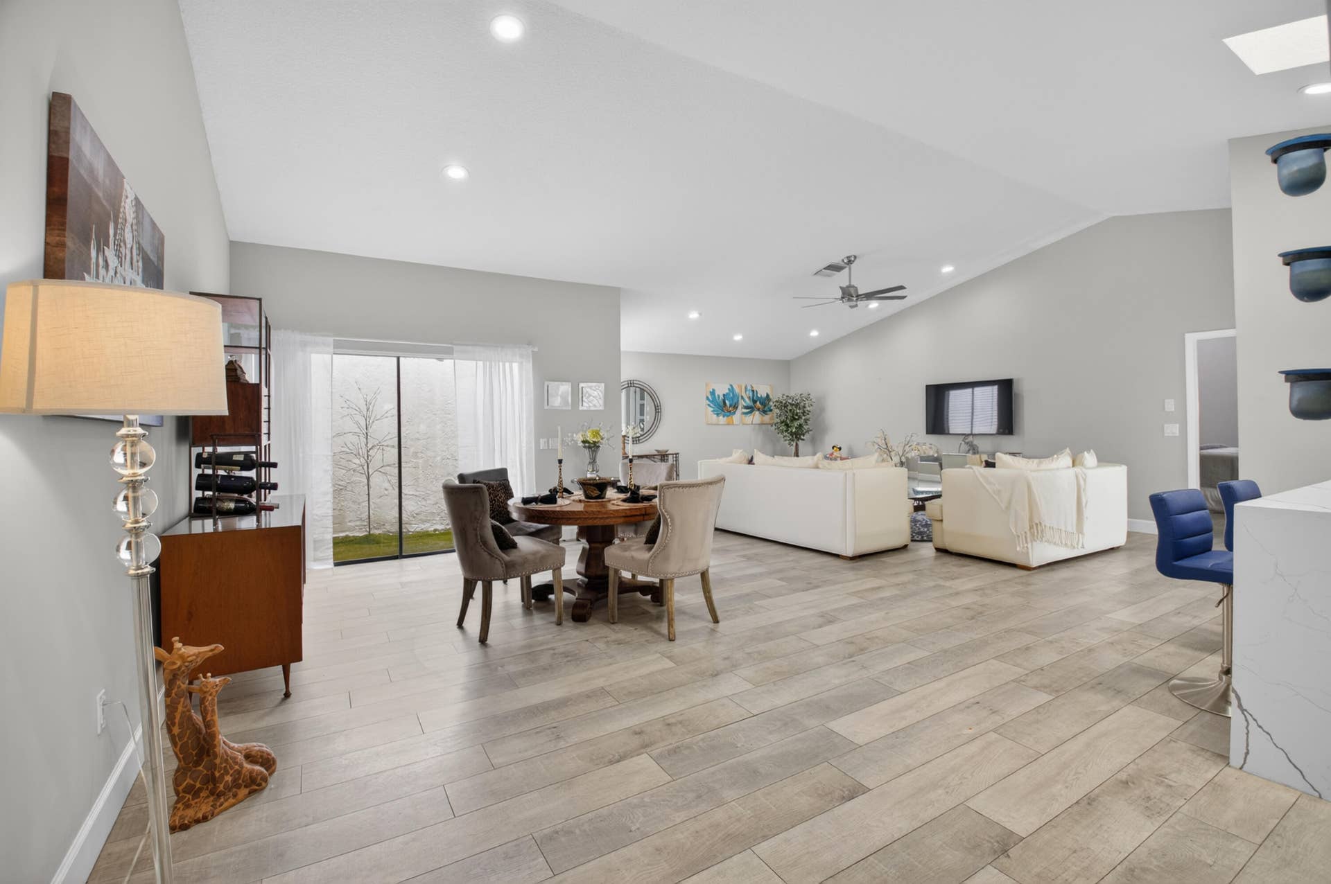 1315 NW 25th Lane, Delray Beach, FL 33445 DINING/LIVING/ATRIUM