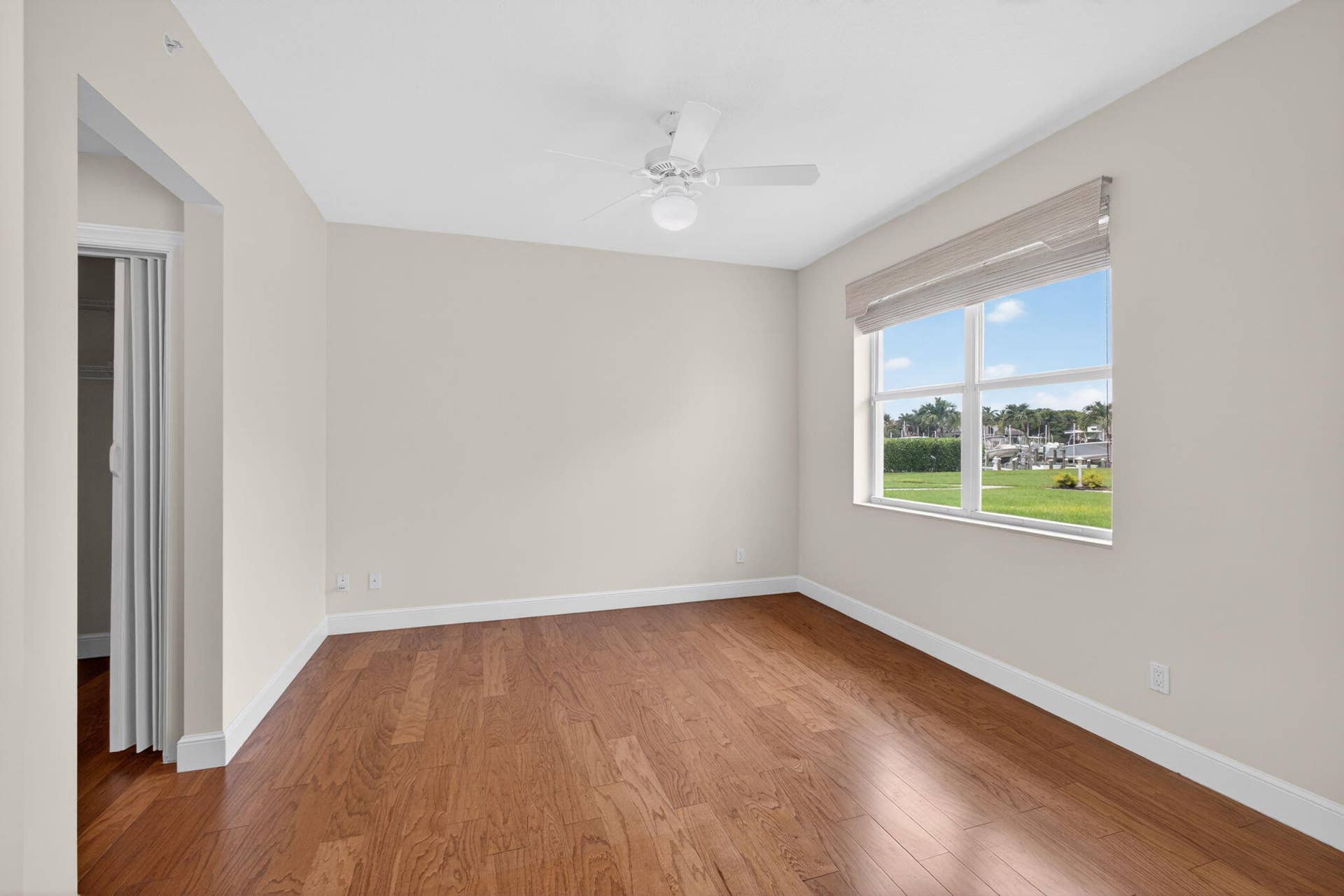 Den/third bedroom