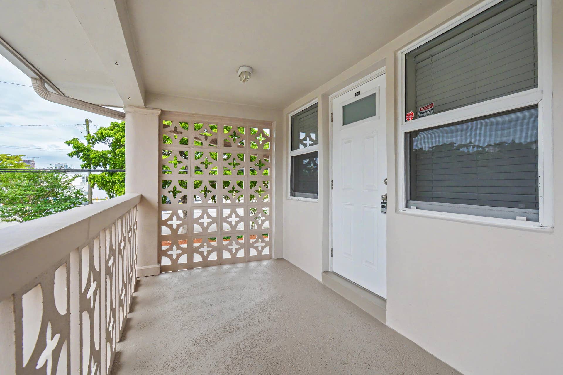 2701 NE 1st Street, #201, Pompano Beach, FL 33062 Entry