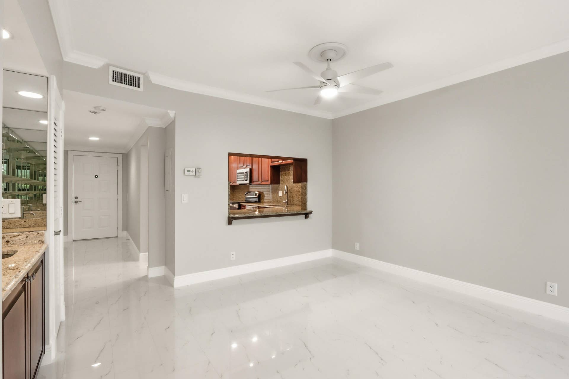 220 Lake Drive, #206, Palm Beach Shores, FL 33404 dining room