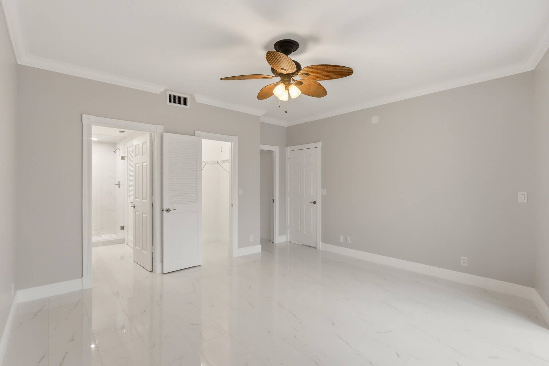 220 Lake Drive, #206, Palm Beach Shores, FL 33404 primary bedroom