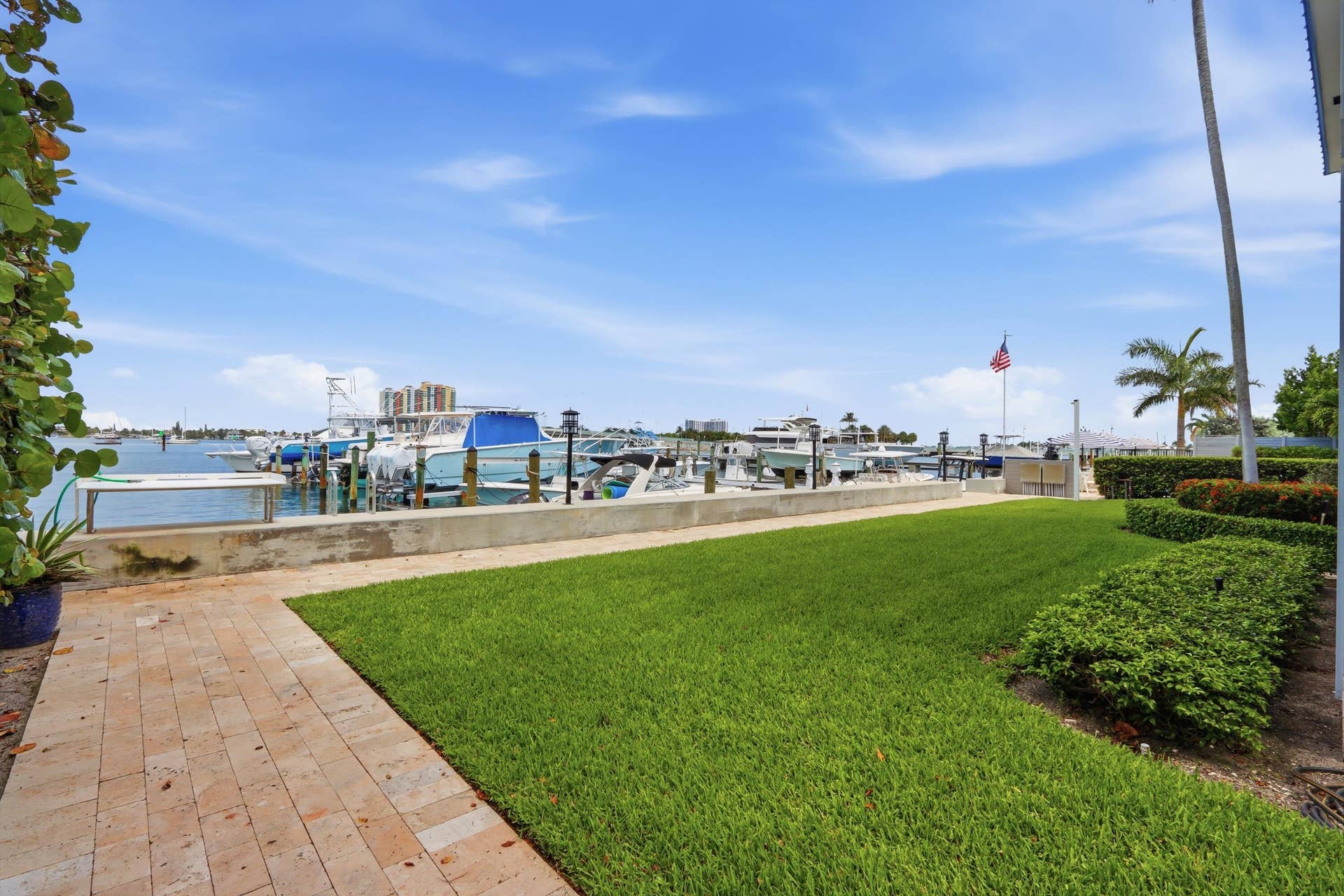 220 Lake Drive, #206, Palm Beach Shores, FL 33404 back exterior