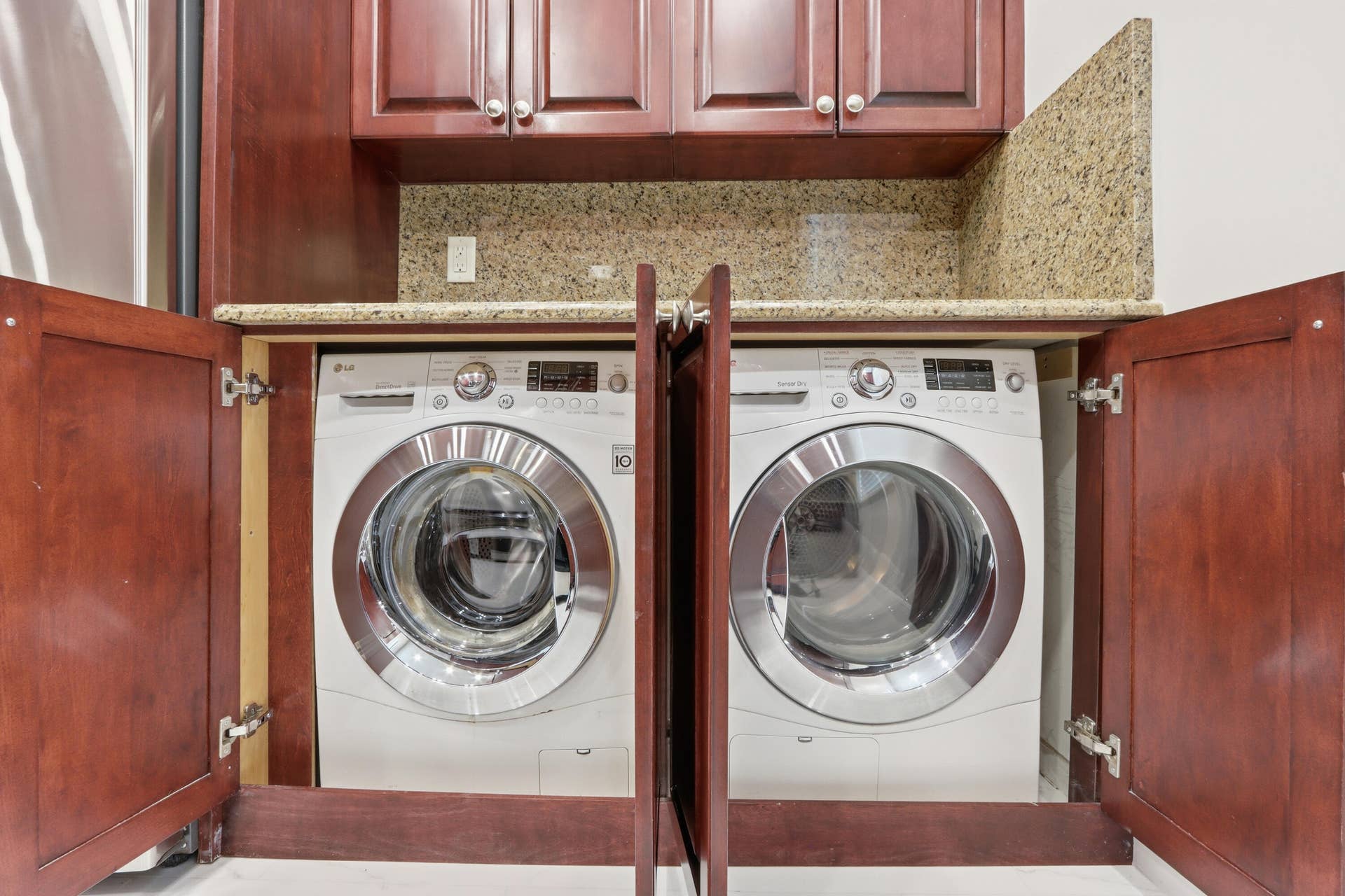 220 Lake Drive, #206, Palm Beach Shores, FL 33404 washer and dryer