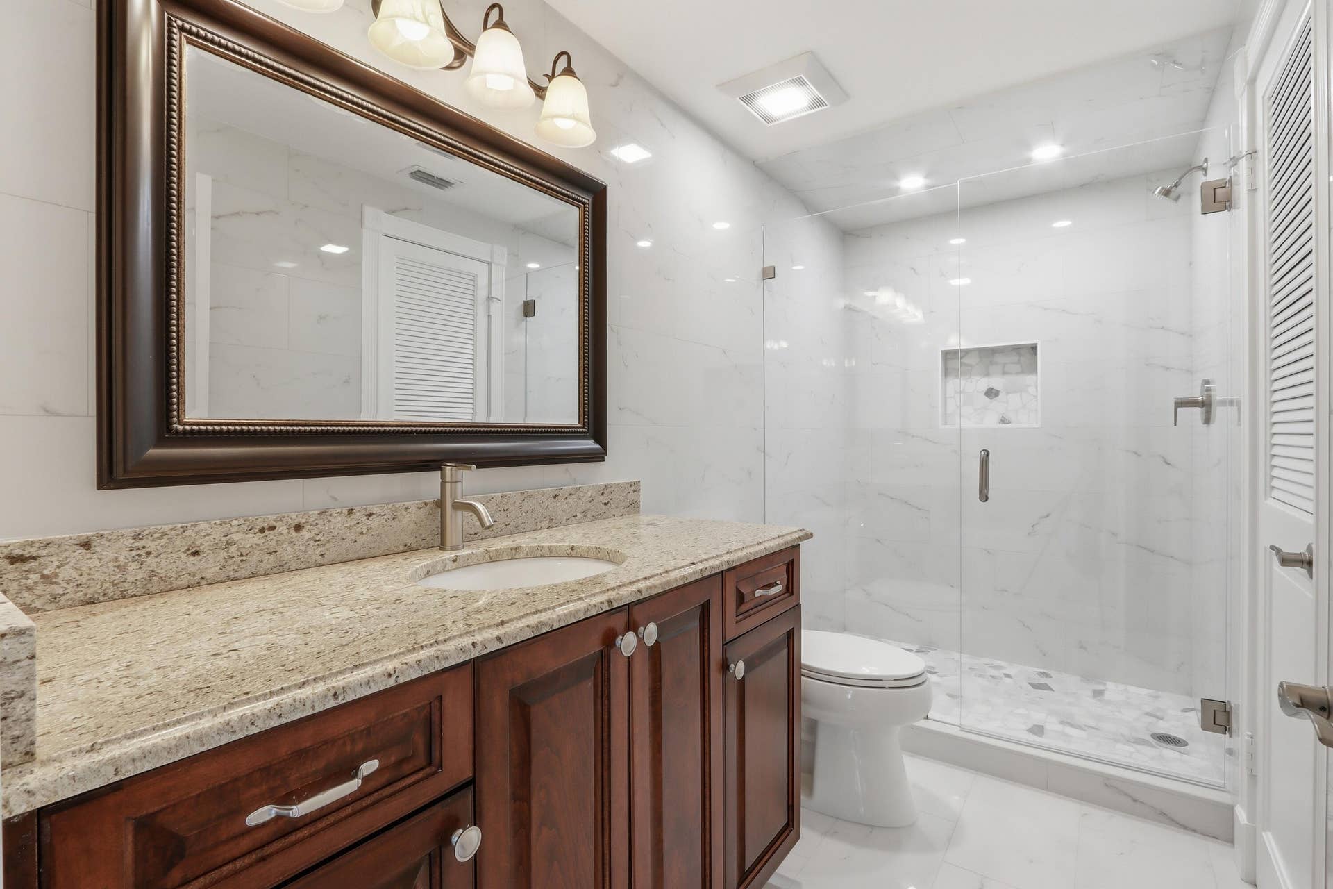220 Lake Drive, #206, Palm Beach Shores, FL 33404 primary bath