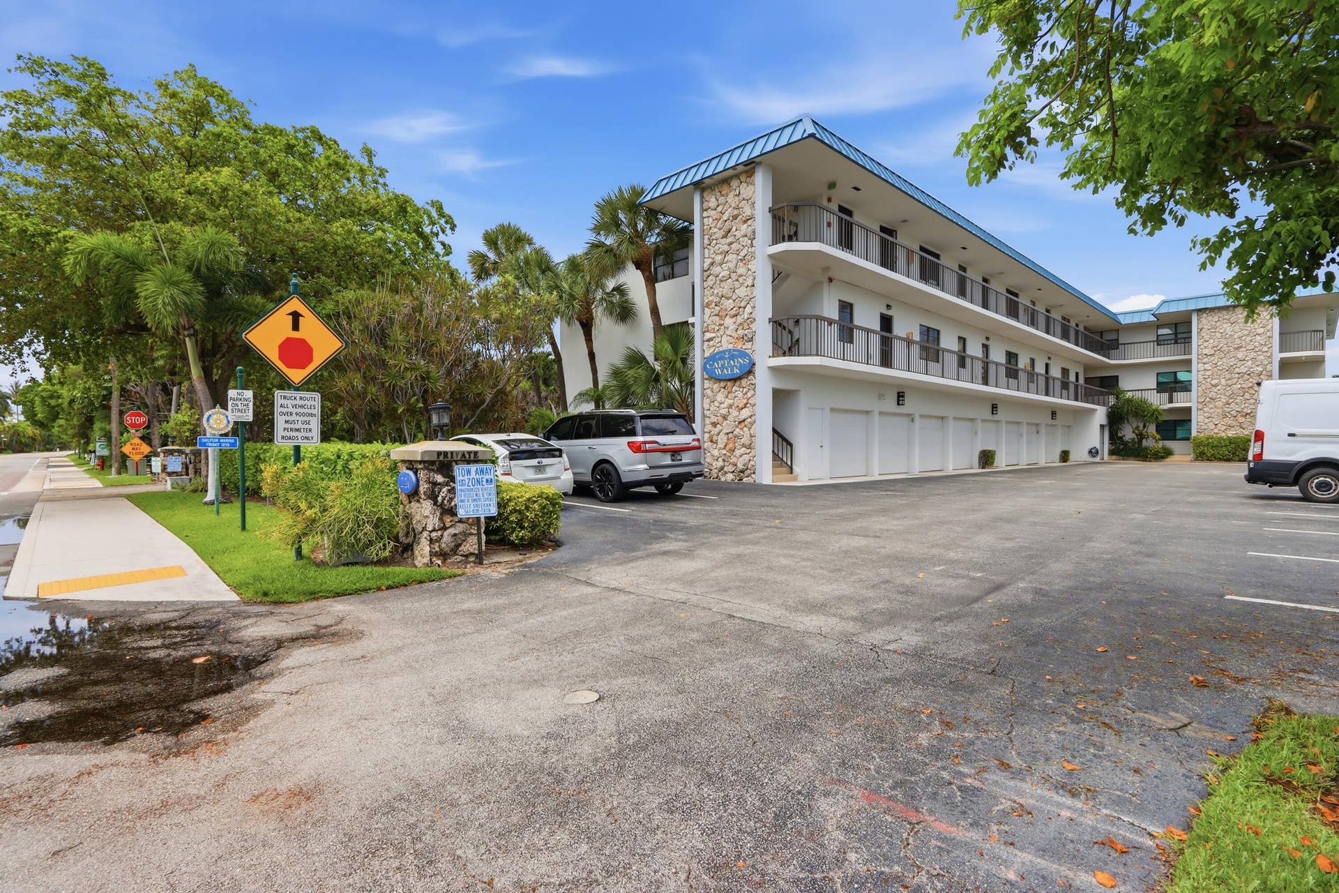 220 Lake Drive, #206, Palm Beach Shores, FL 33404 front exterior
