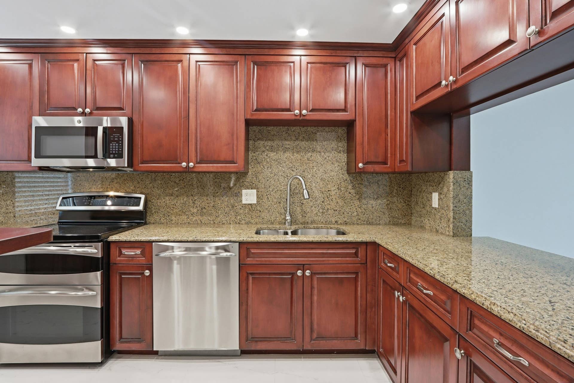220 Lake Drive, #206, Palm Beach Shores, FL 33404 kitchen