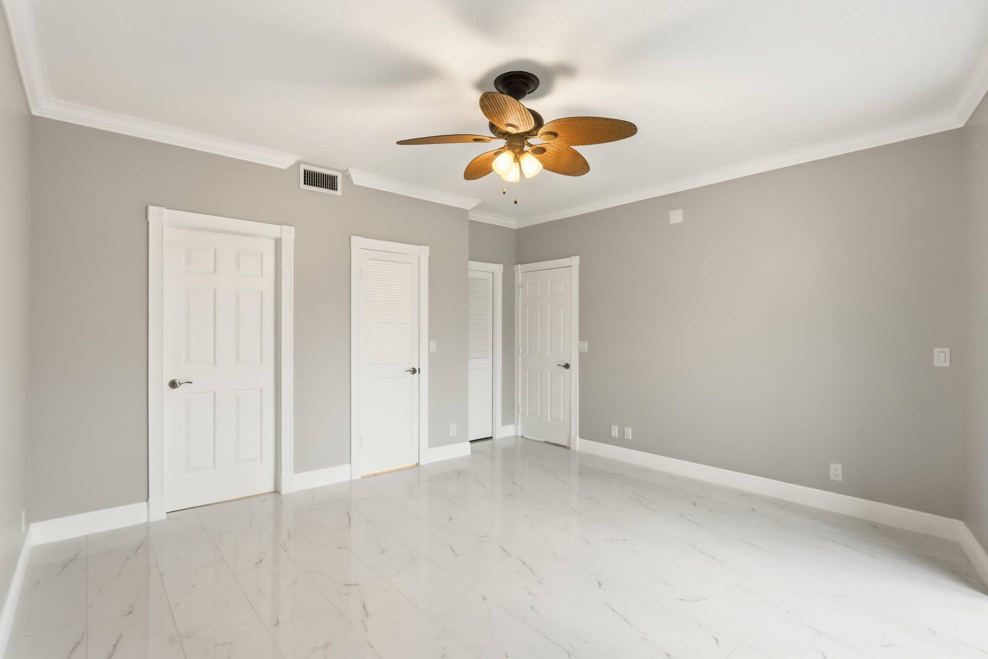 220 Lake Drive, #206, Palm Beach Shores, FL 33404 primary bedroom