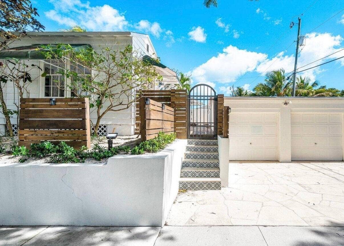 744 Sunset Road, West Palm Beach, FL 33401 IMG_3877