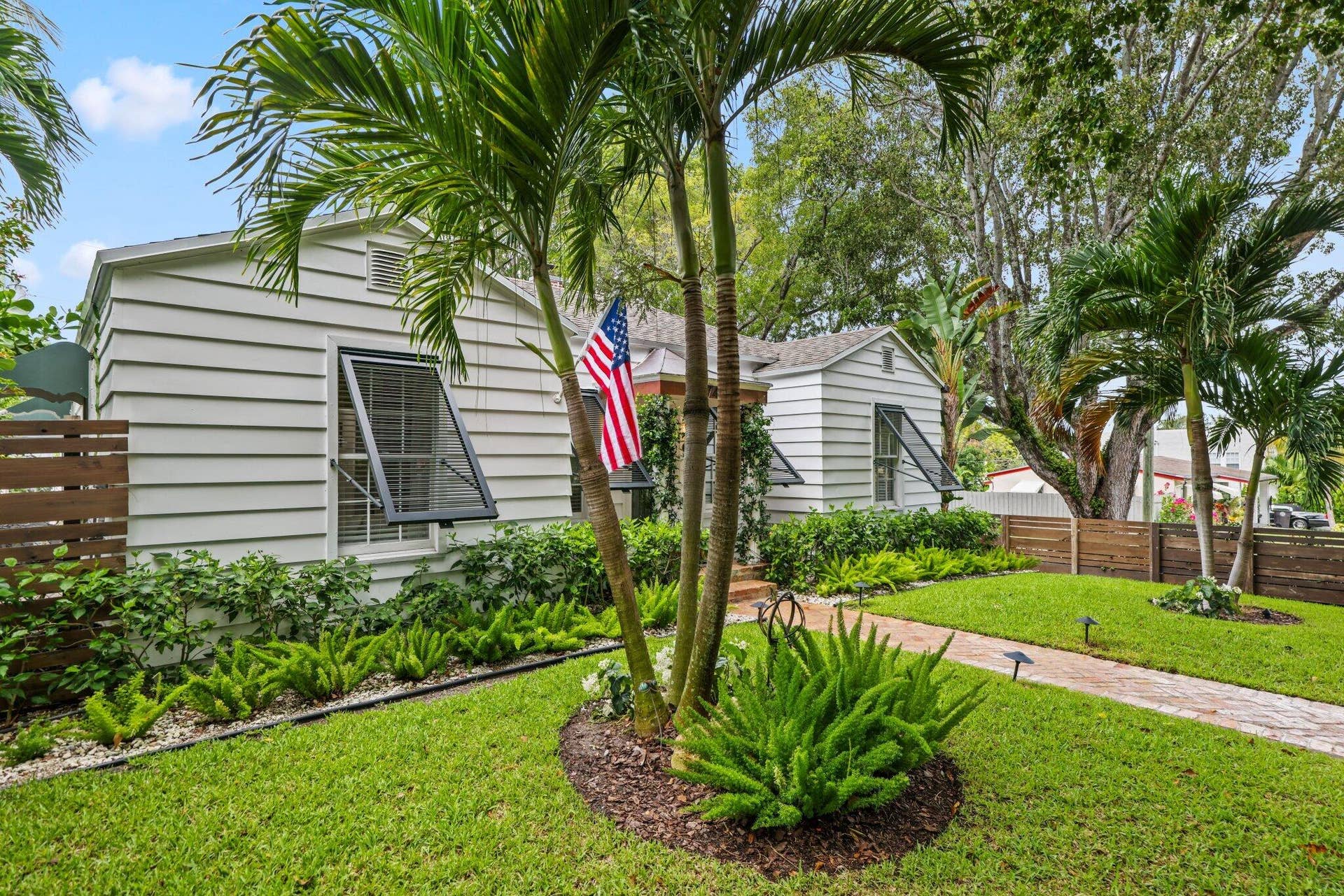 744 Sunset Road, West Palm Beach, FL 33401 744 Sunset Road - 4.jpg-SMALL