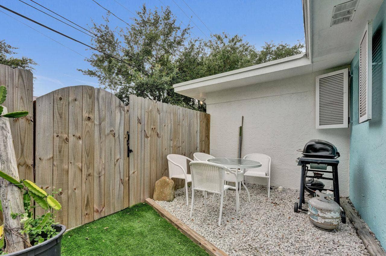 1718 Ridge Road, North Palm Beach, FL 33408 DSC09312