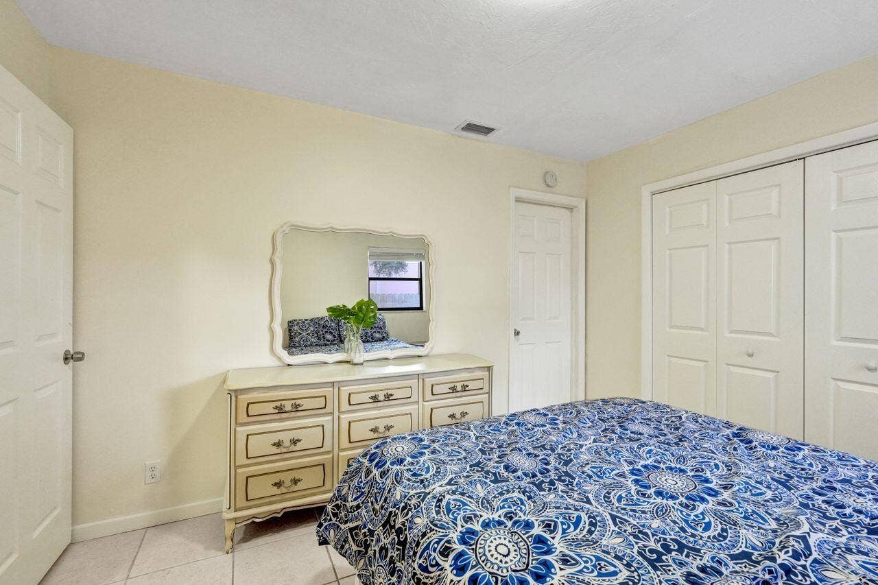 1718 Ridge Road, North Palm Beach, FL 33408 DSC09177