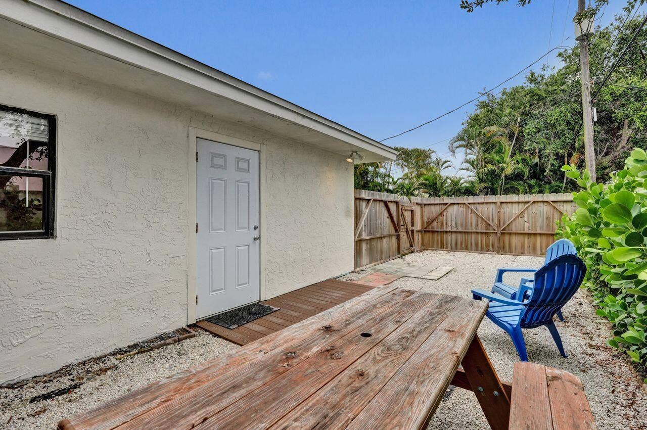 1718 Ridge Road, North Palm Beach, FL 33408 DSC09306