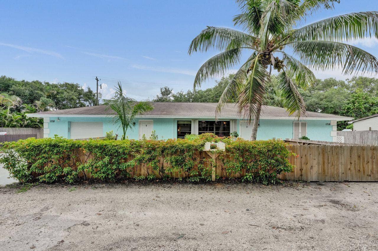 1718 Ridge Road, North Palm Beach, FL 33408 DSC09264
