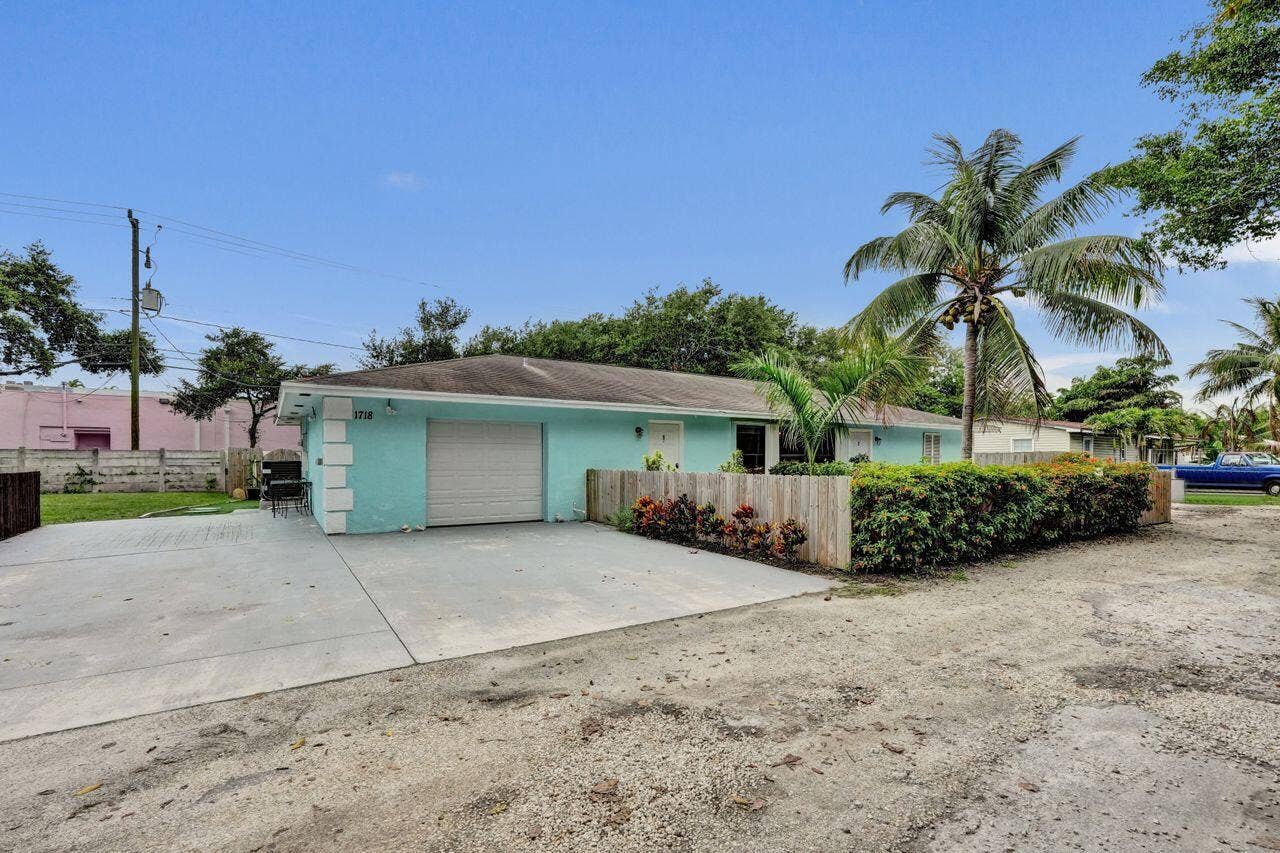 1718 Ridge Road, North Palm Beach, FL 33408 Unit 1