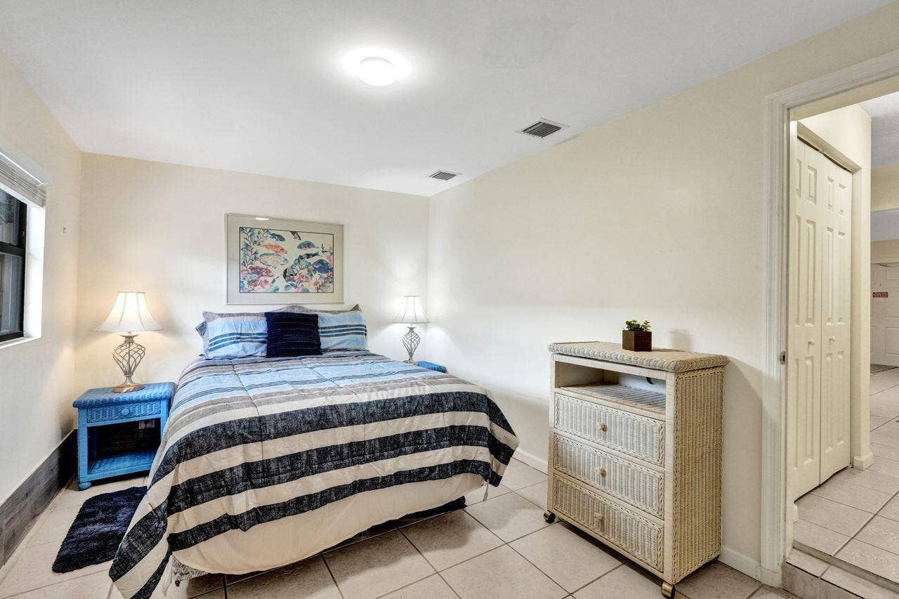 1718 Ridge Road, North Palm Beach, FL 33408 DSC09111