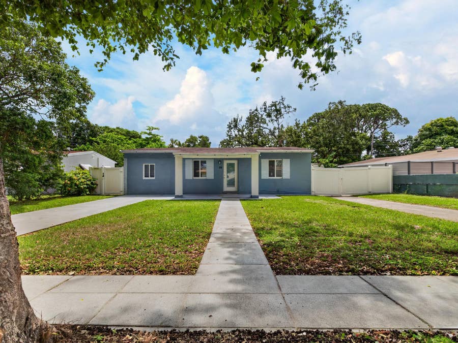 Property photo for 128 SW 22nd Terrace, Fort Lauderdale, FL