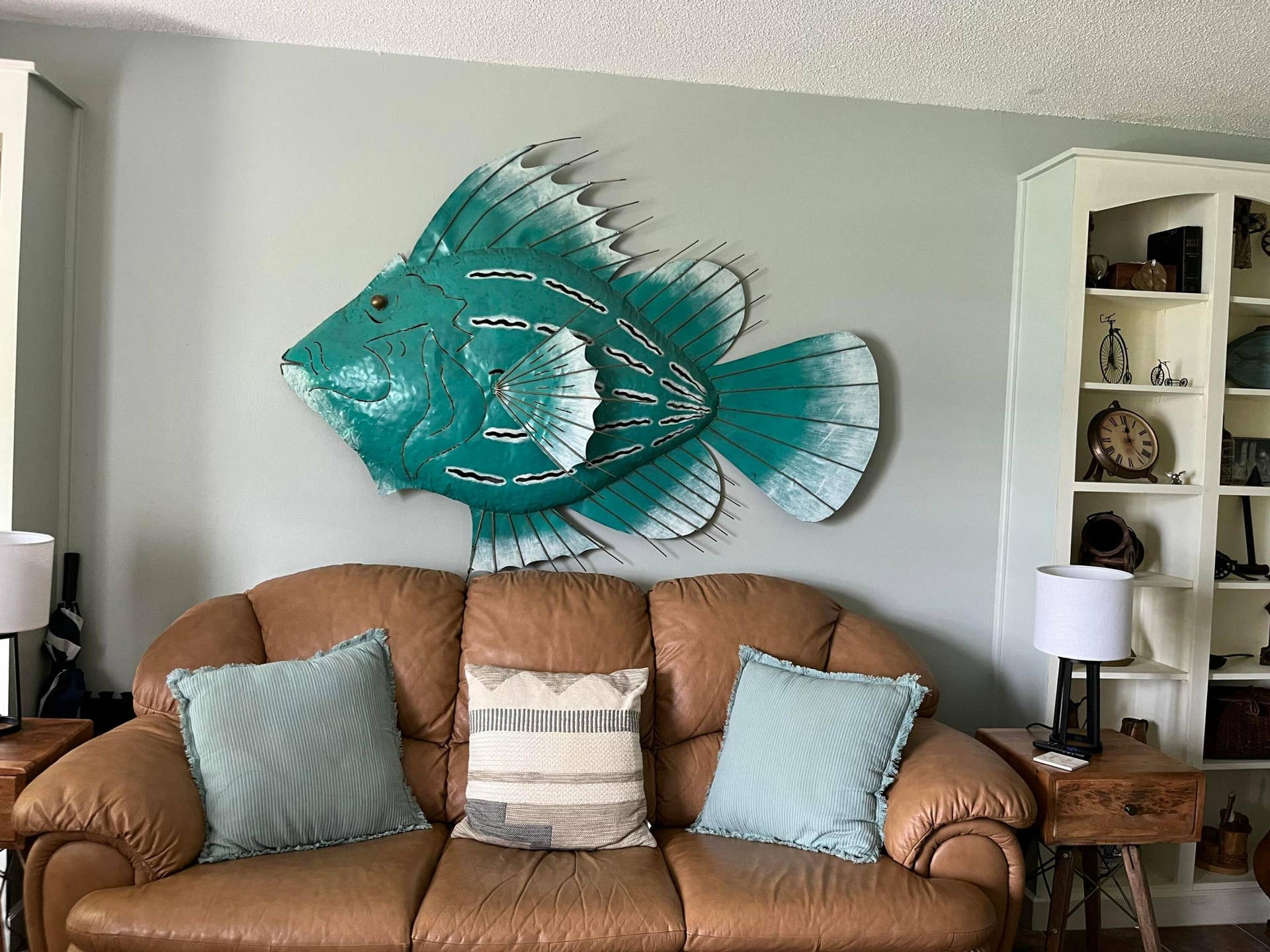 915 Riverwood Lane, Jupiter, Jupiter, FL 33458 Built in Shelving on either side of couch.