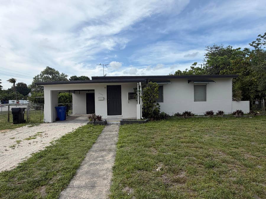 Property photo for 1437 NW 10th Place, Fort Lauderdale, FL