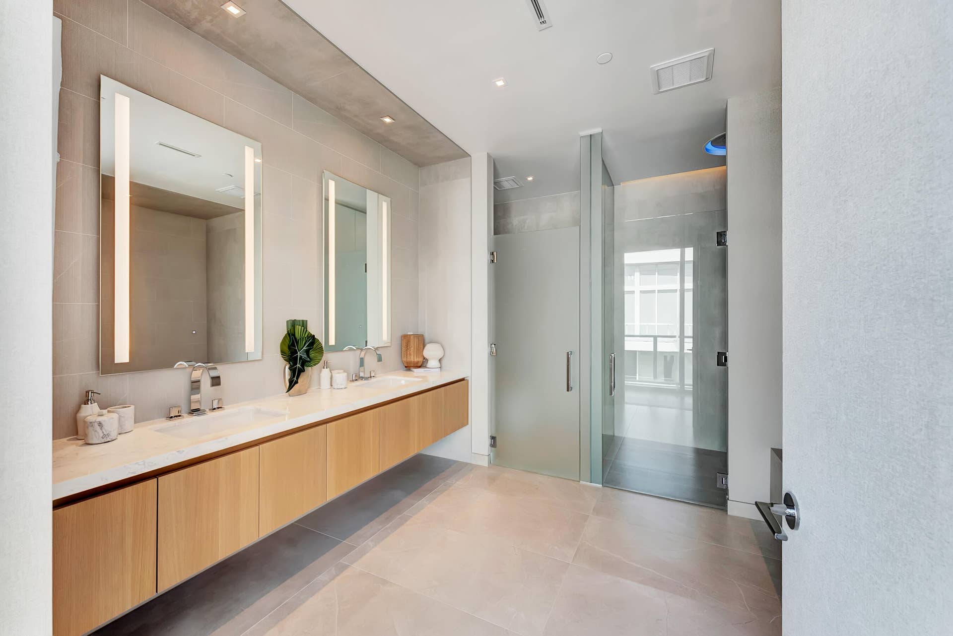 2321 SE 17th Street, #401, Fort Lauderdale, FL 33316 DSC09129