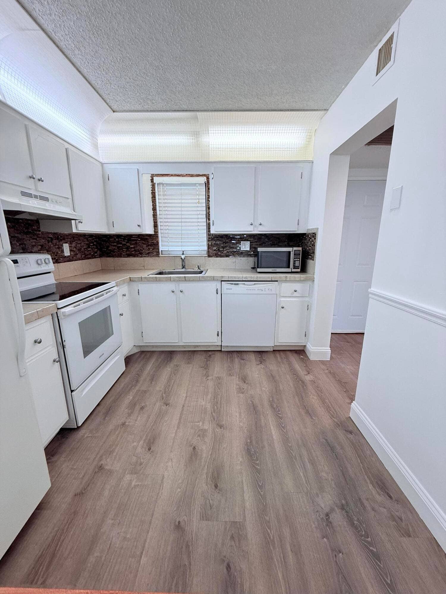 9235 SW 8th Street, #507, Boca Raton, Boca Raton, FL 33428 Kitchen
