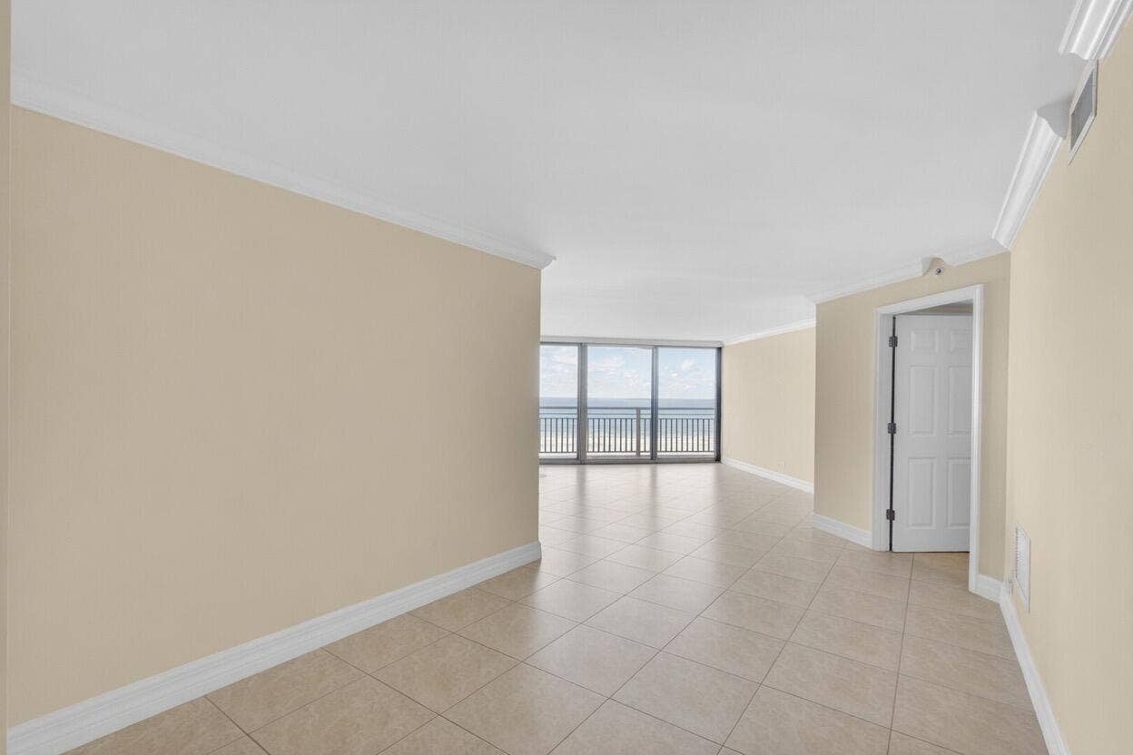 3000 N Ocean Drive, #31 B, Singer Island, FL 33404 Virtualaly unfurnished