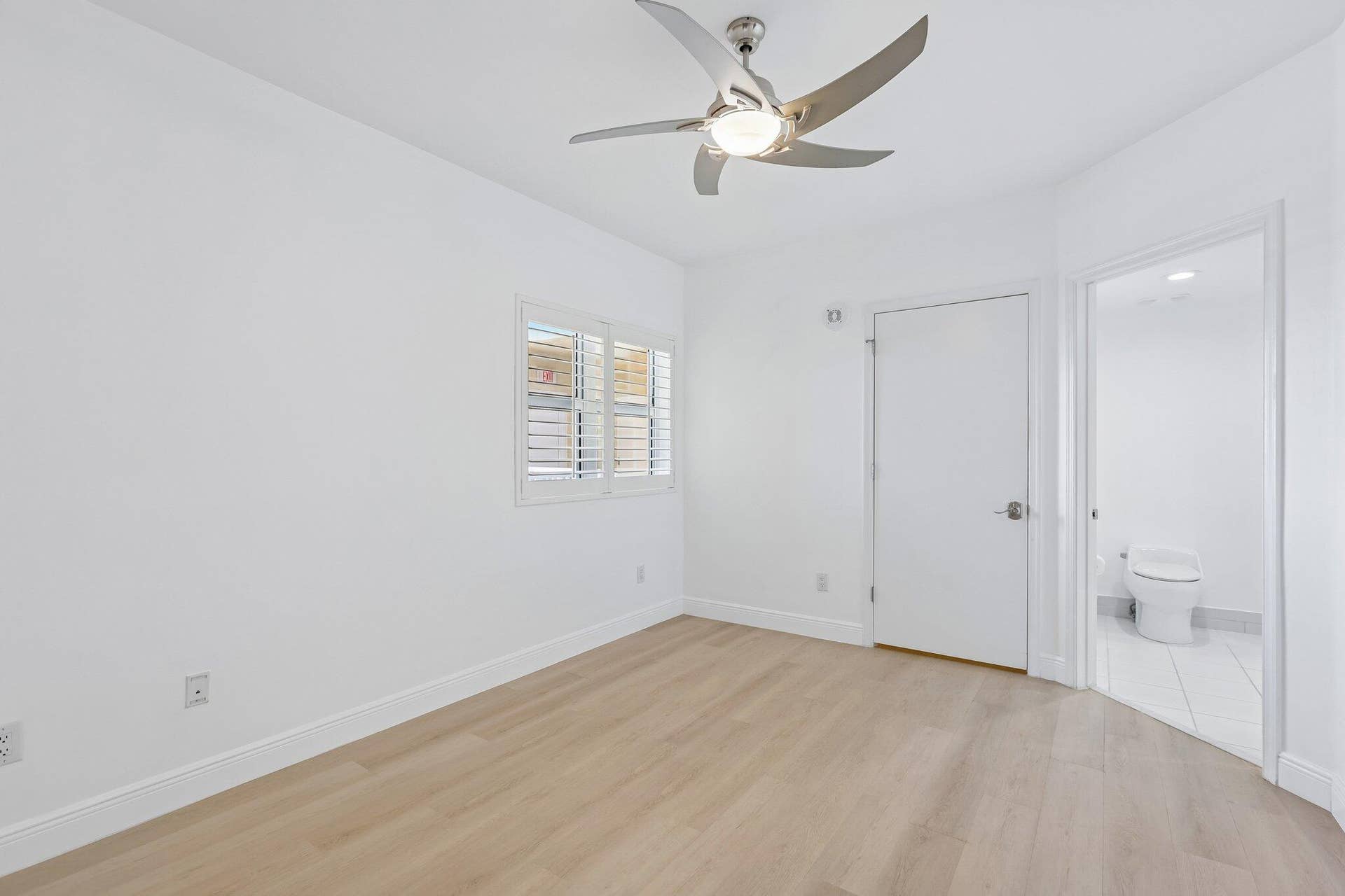 2650 Lake Shore Drive, #1202, Riviera Beach, FL 33404 16-web-or-mls-Lake Shore Dr 1202-S0705-0