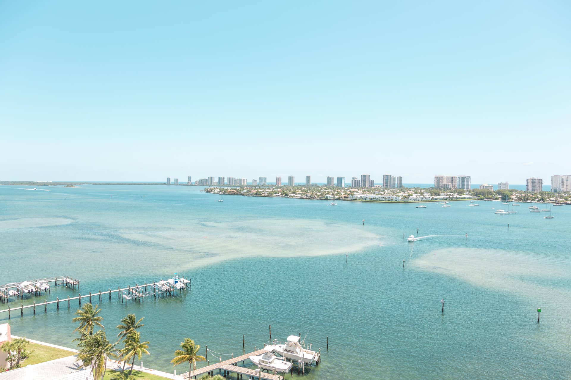 2650 Lake Shore Drive, #1202, Riviera Beach, FL 33404 091A5270