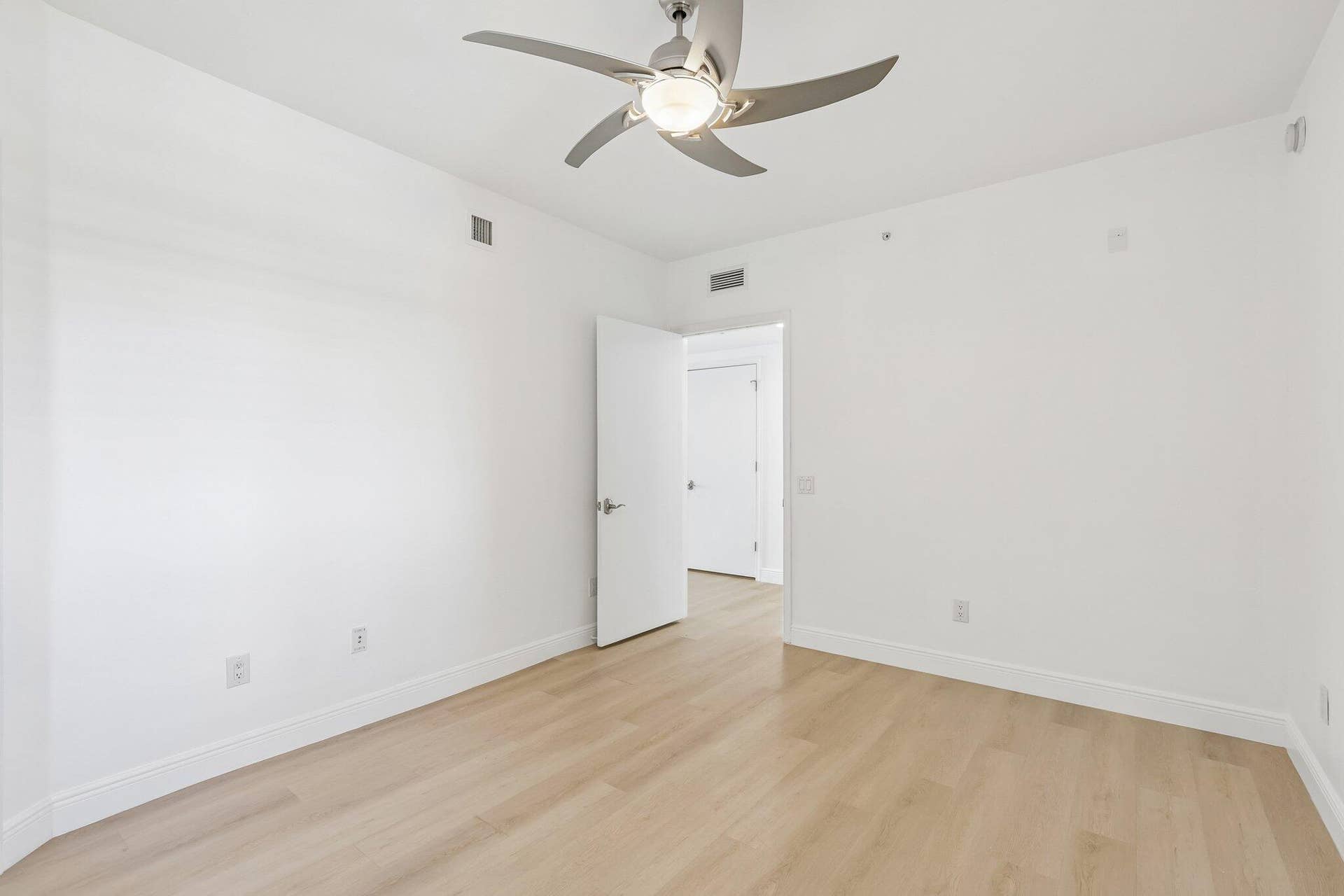 2650 Lake Shore Drive, #1202, Riviera Beach, FL 33404 18-web-or-mls-Lake Shore Dr 1202-S0705-0