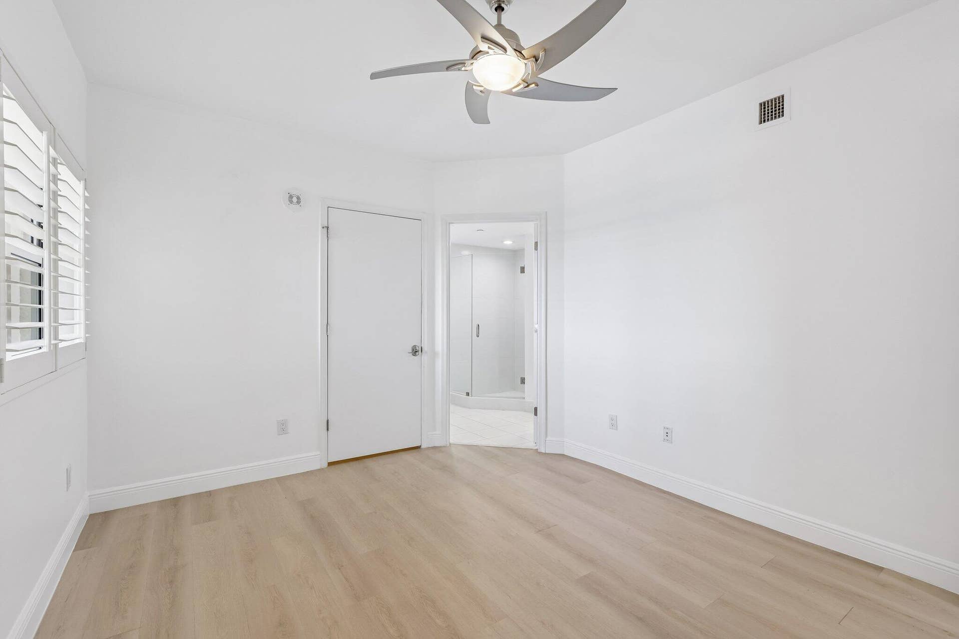 2650 Lake Shore Drive, #1202, Riviera Beach, FL 33404 17-web-or-mls-Lake Shore Dr 1202-S0705-0
