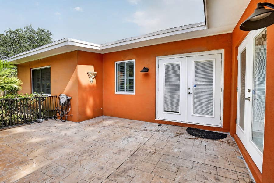 Property photo for 1101 E Country Club Circle, Plantation, FL