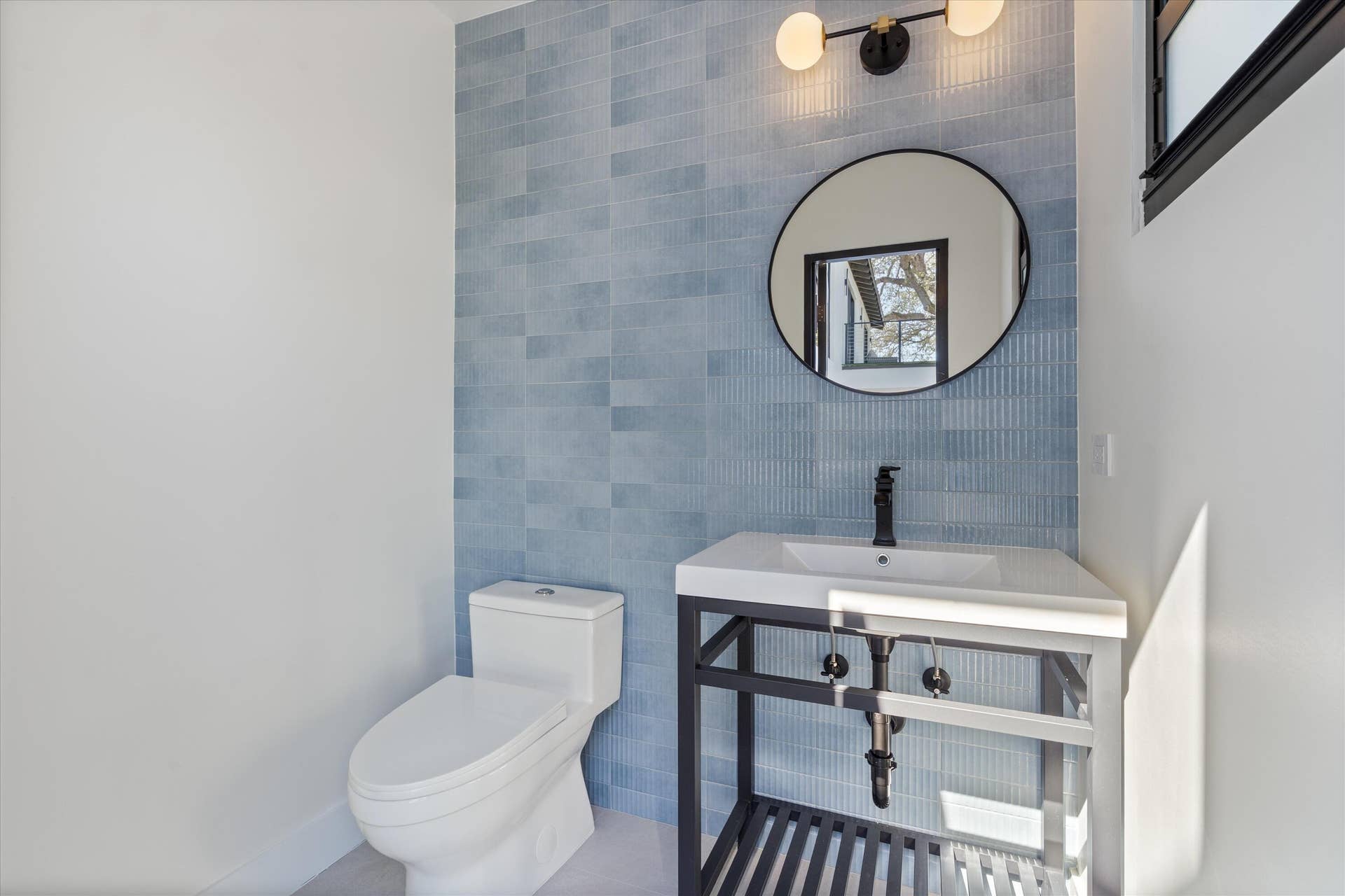 868 Country Club Drive, North Palm Beach, FL 33408 Bath