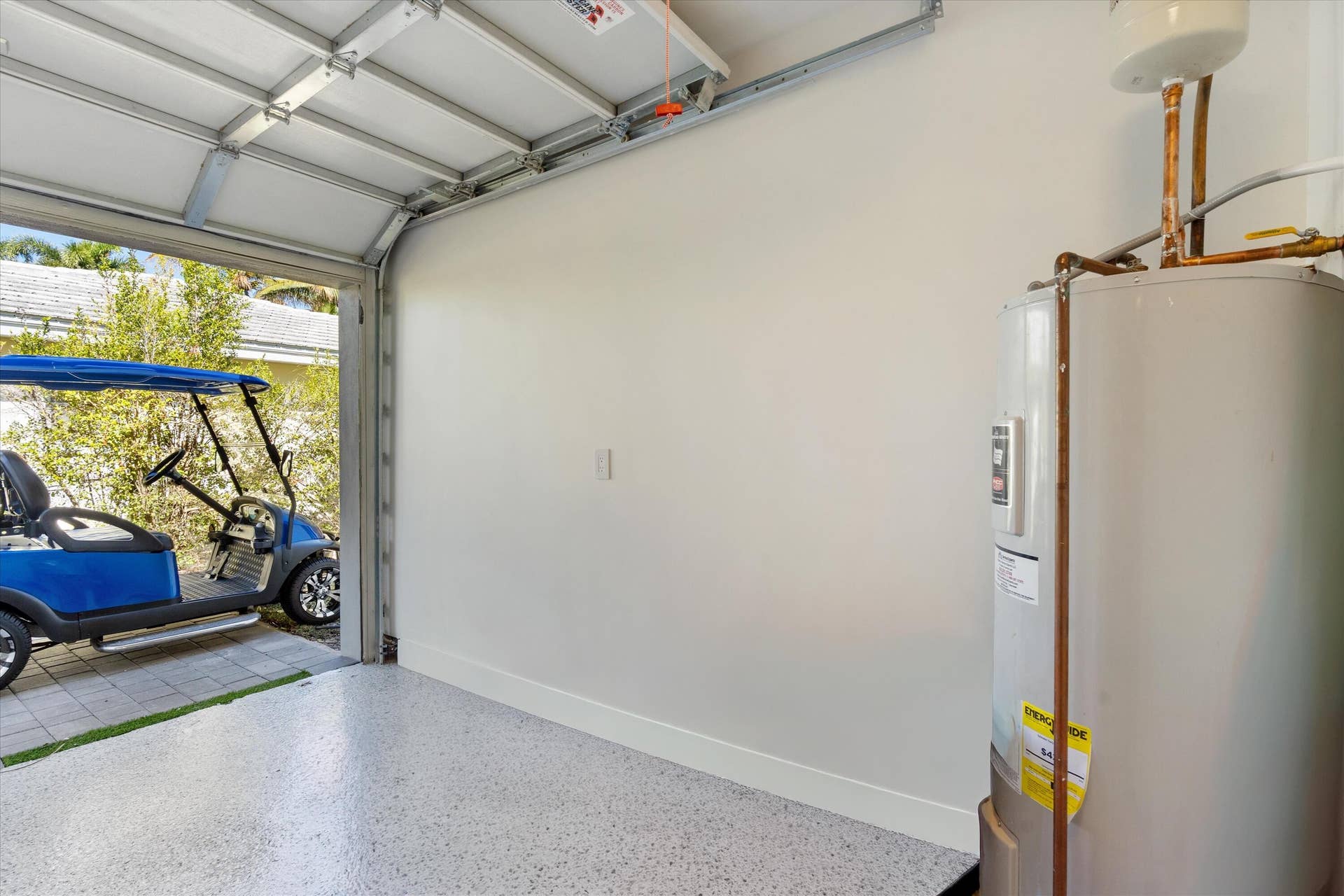 868 Country Club Drive, North Palm Beach, FL 33408 Garage