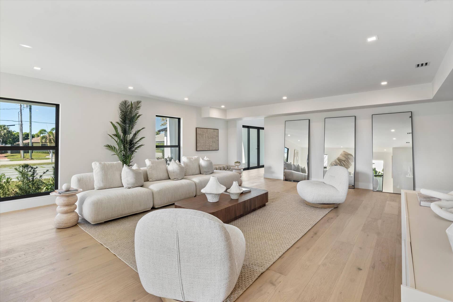 868 Country Club Drive, North Palm Beach, FL 33408 Living Room