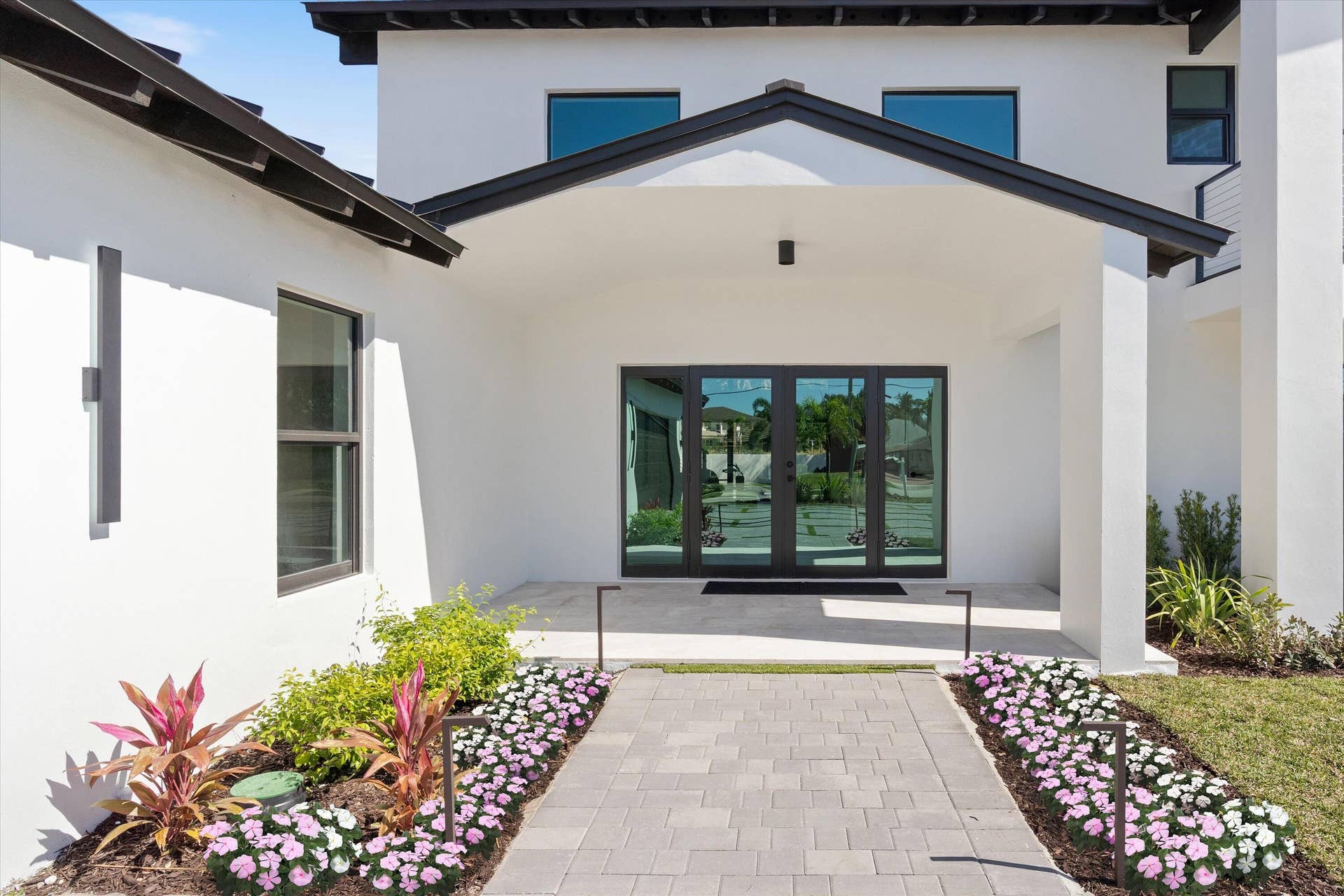 868 Country Club Drive, North Palm Beach, FL 33408 Entrance